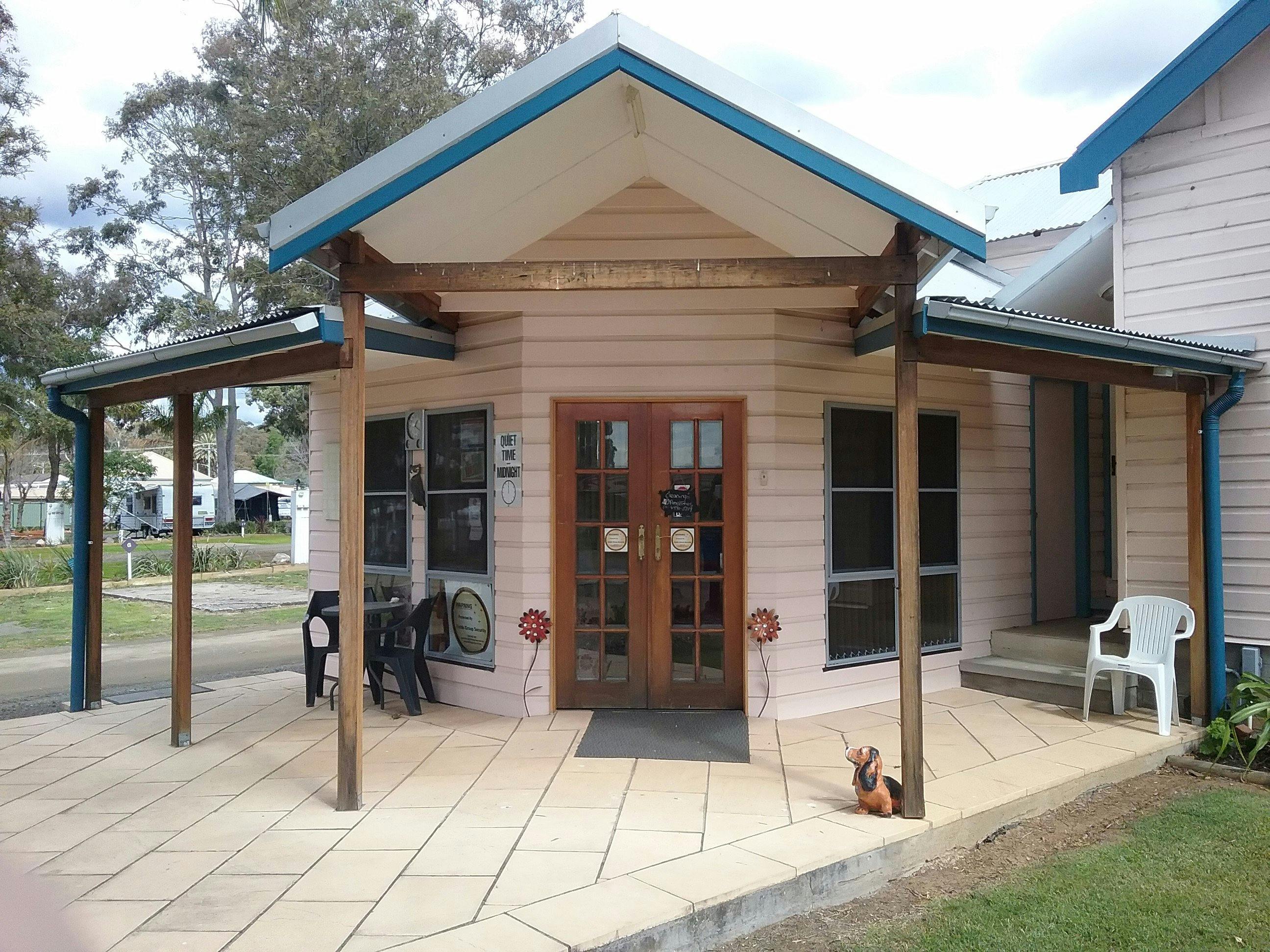 Wine Country Tourist Park reception