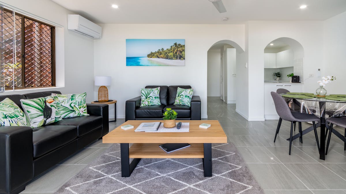 Lounge and dining area
