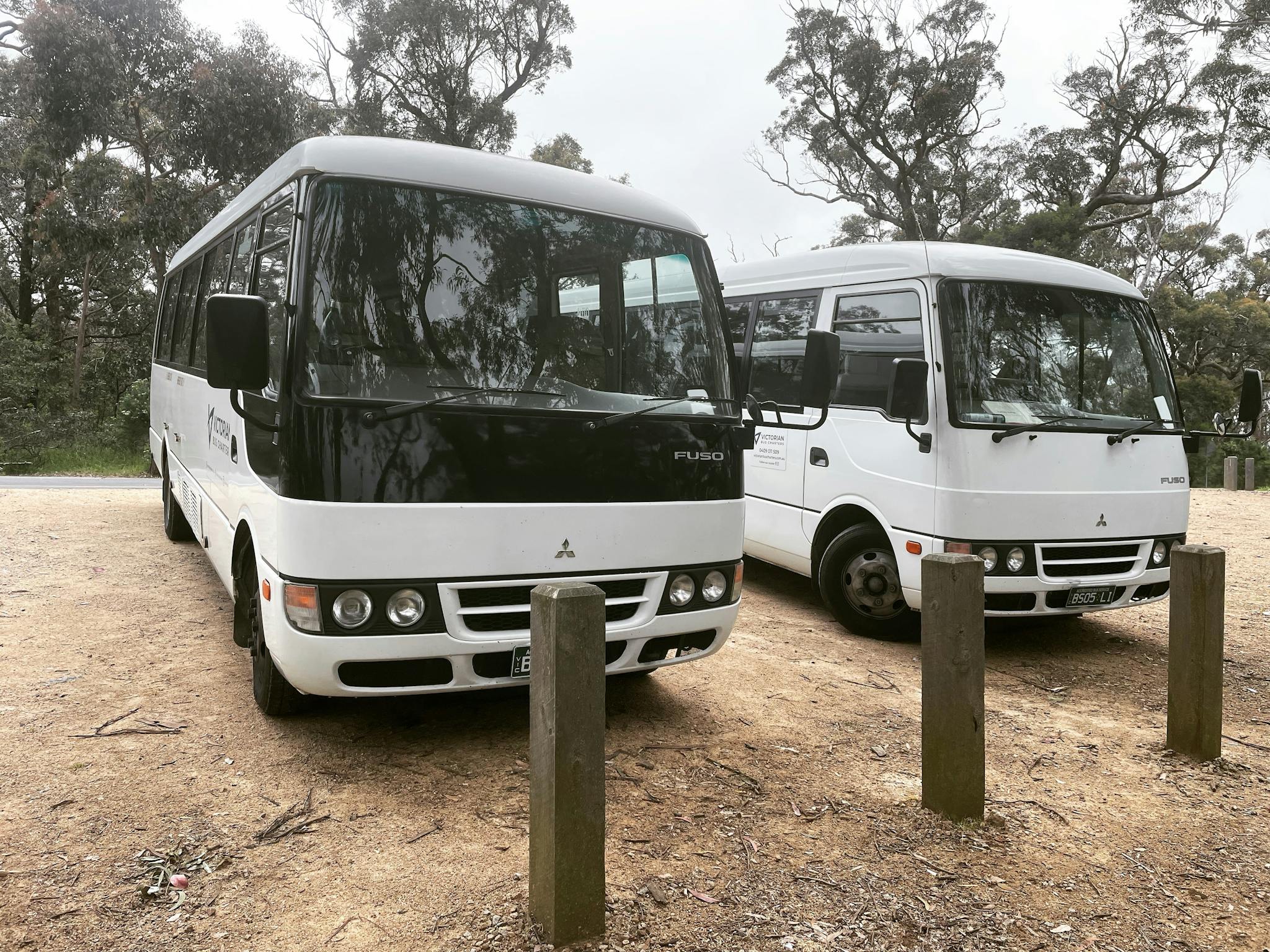 2 buses at Arthurs Seat