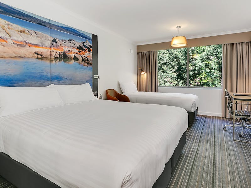 Deluxe Room 1 King Bed + 1 Single Bed image