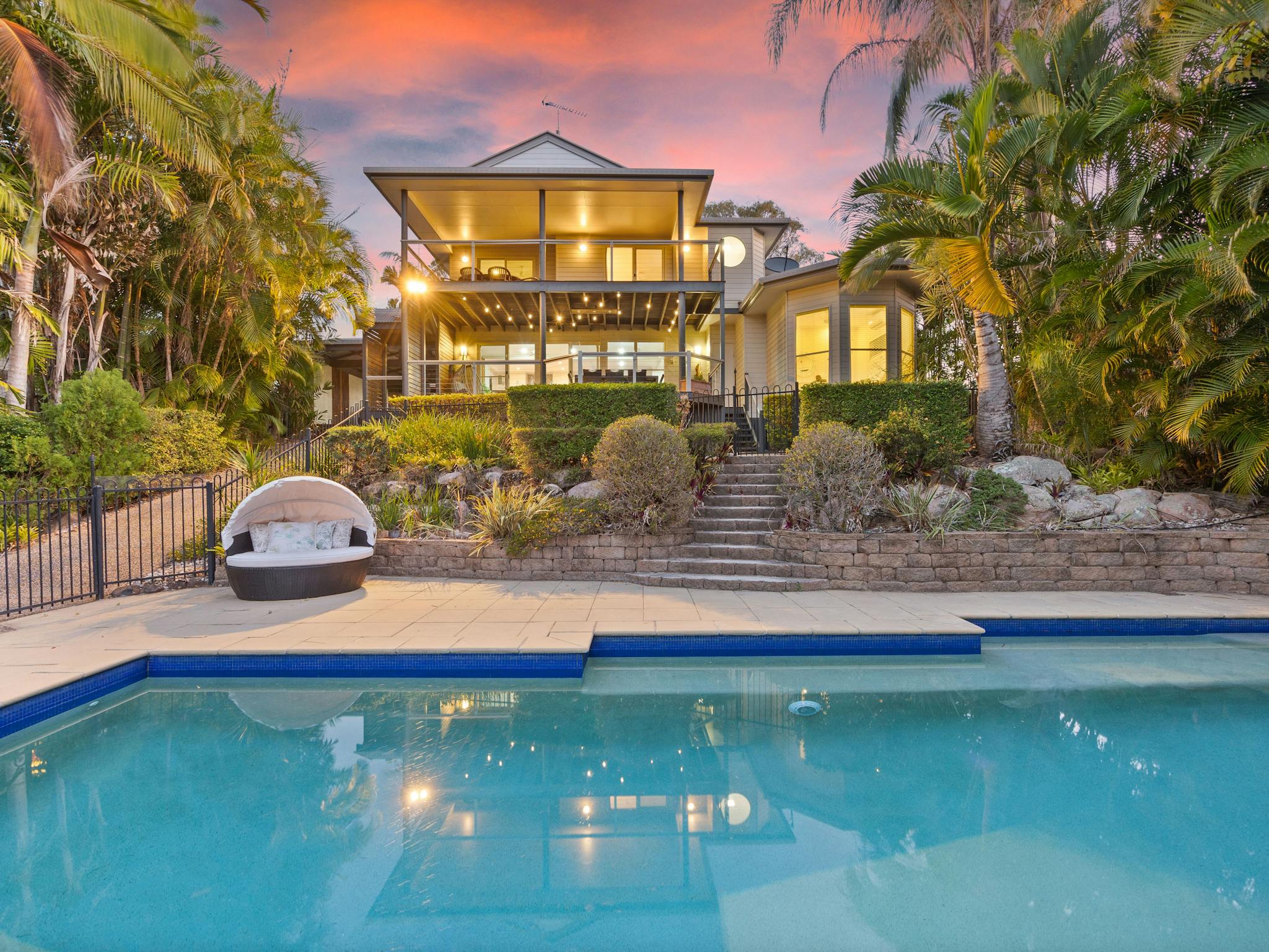 Private accommodation for up to 12 guests Private accommodation for up to 12 guests