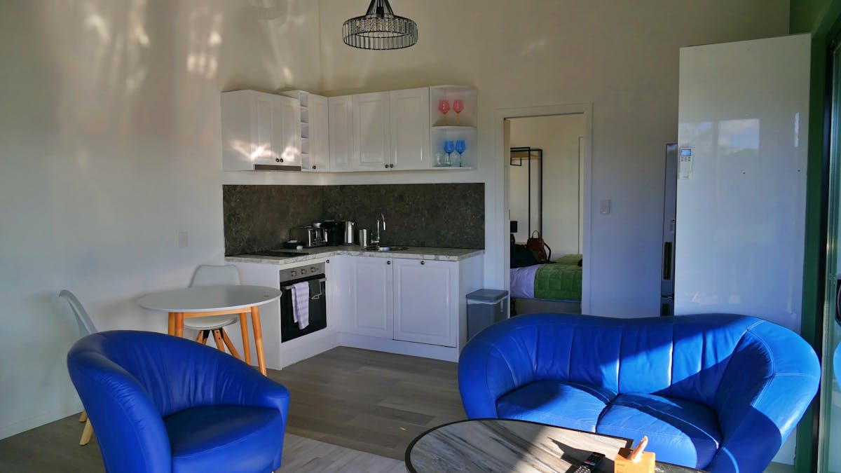 Vineyard Chalet Lounge