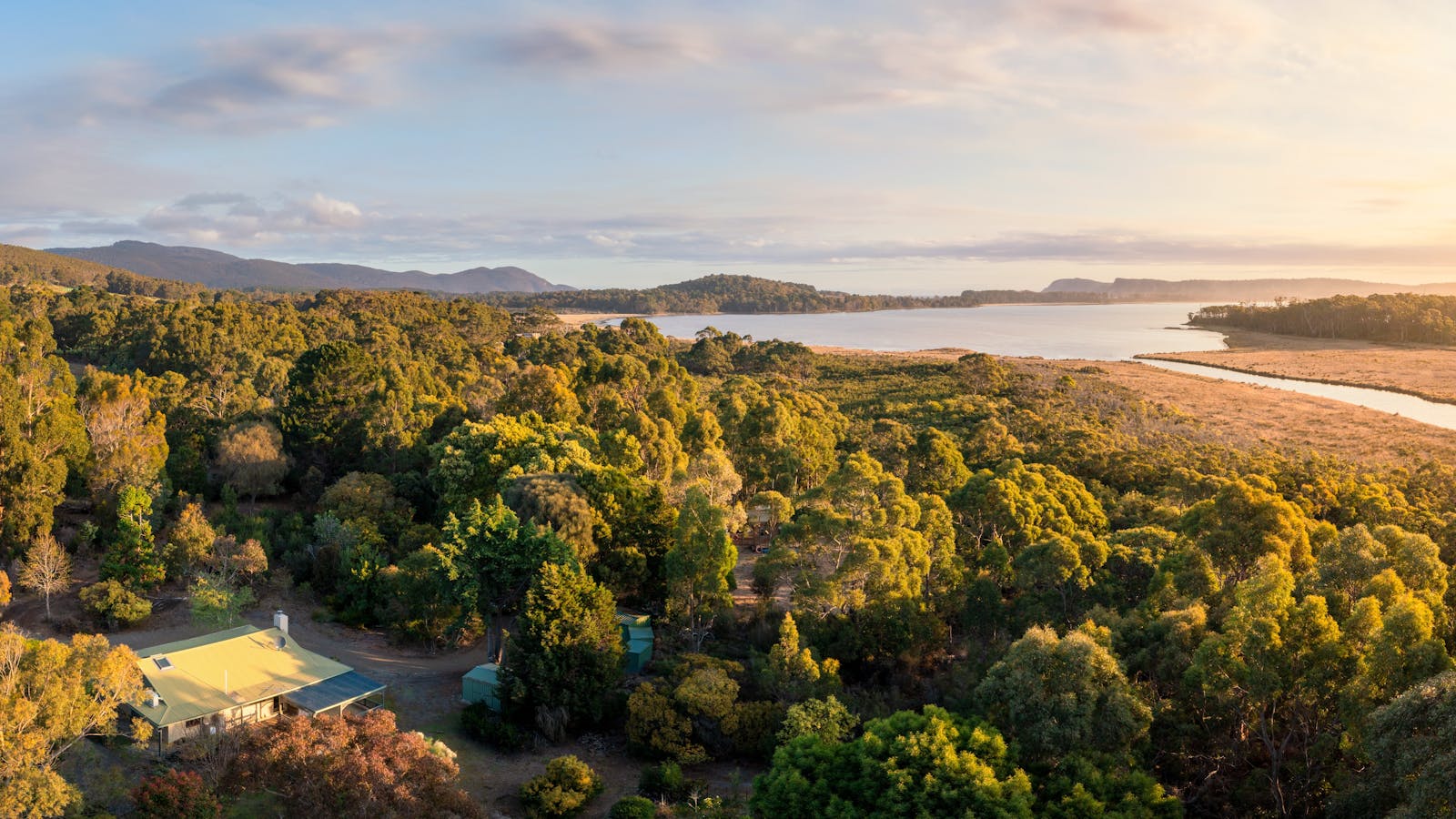 Cloudy Creek Cottage Aerial Photo
