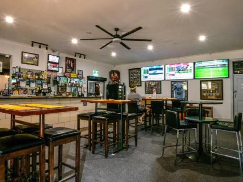 Broadway Hotel