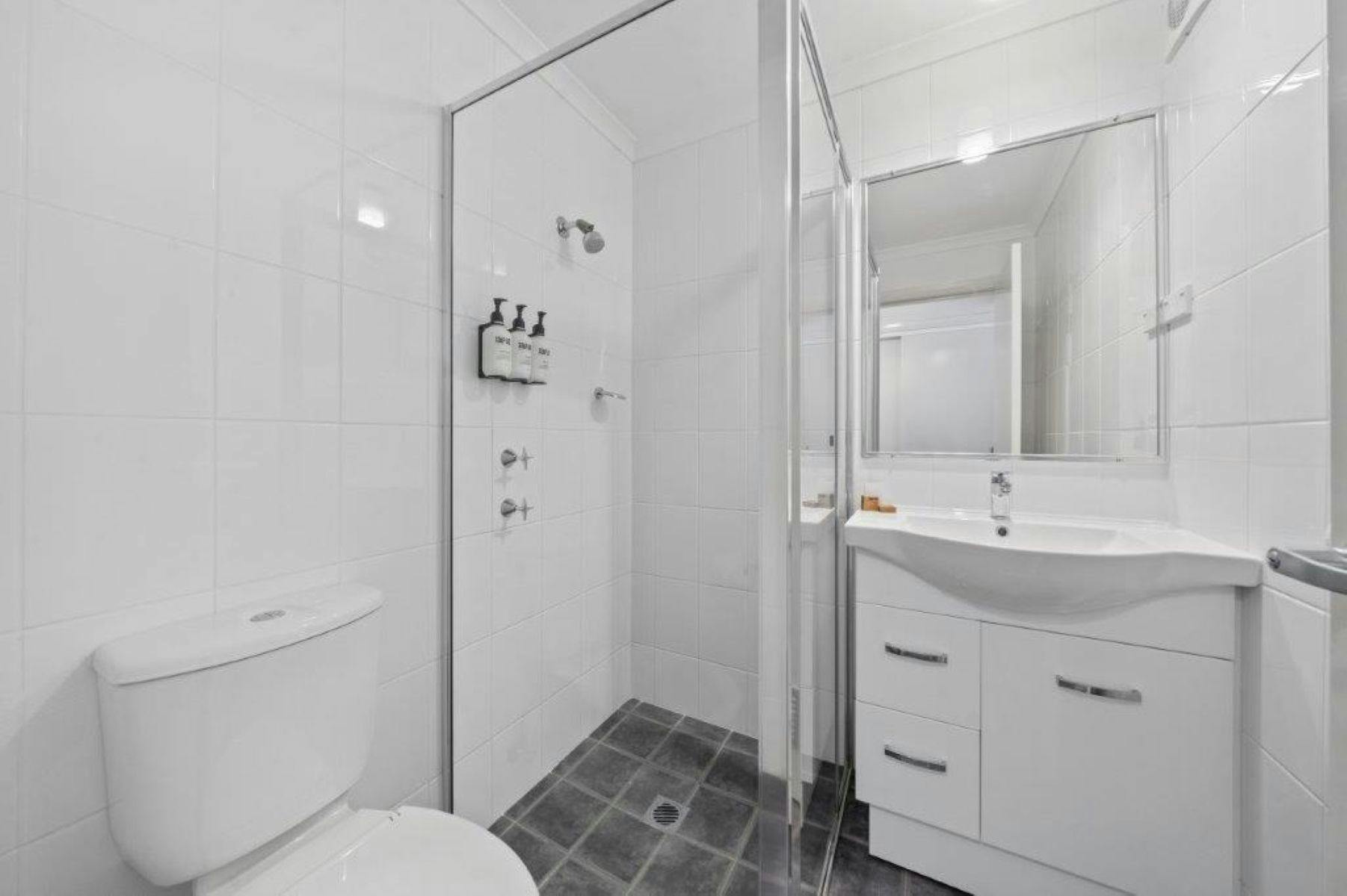 Comfort Inn Serenity Bathurst – Modernes Zimmer mit eigenem Bad