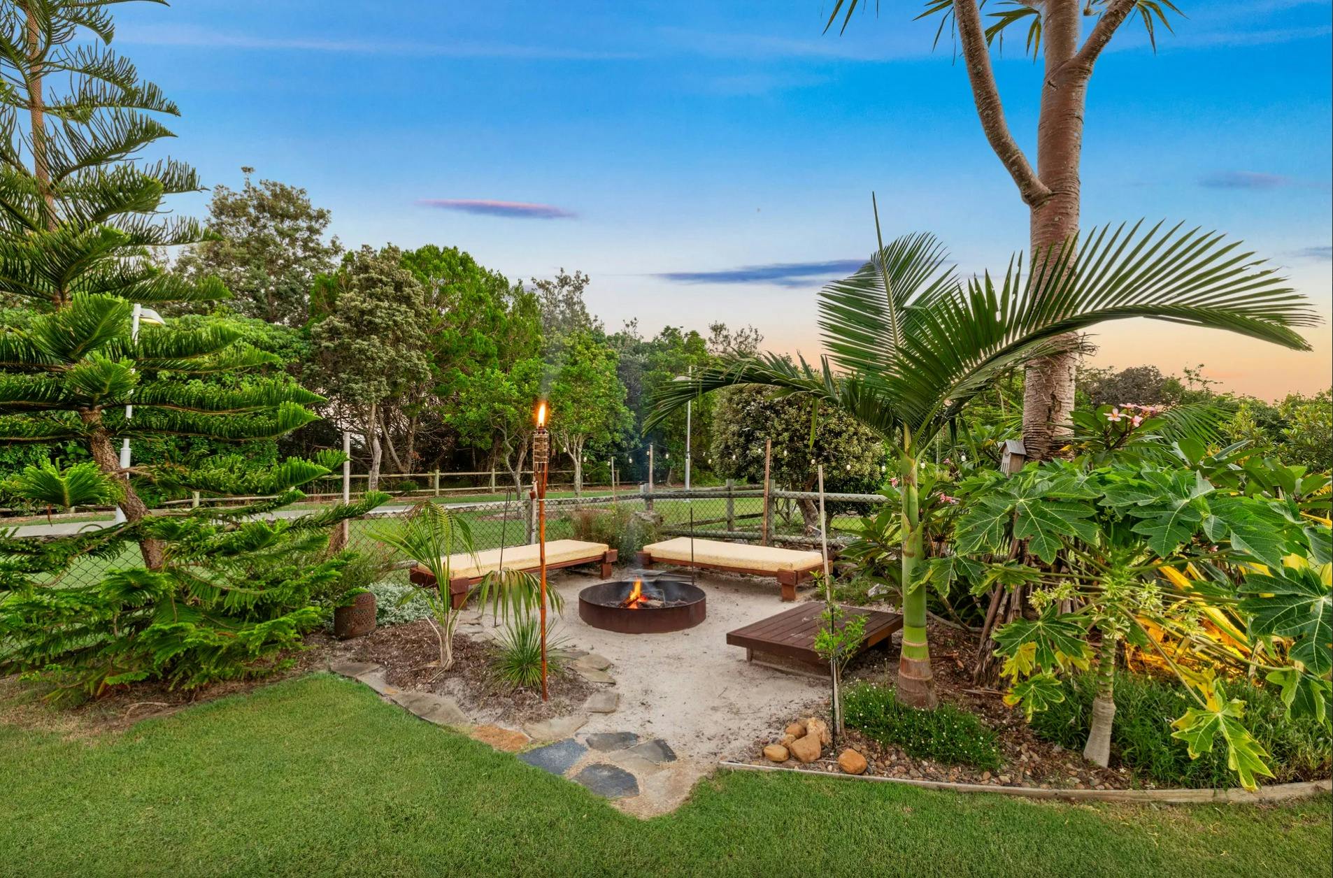 Outdoor fire pit prefect for entertaining