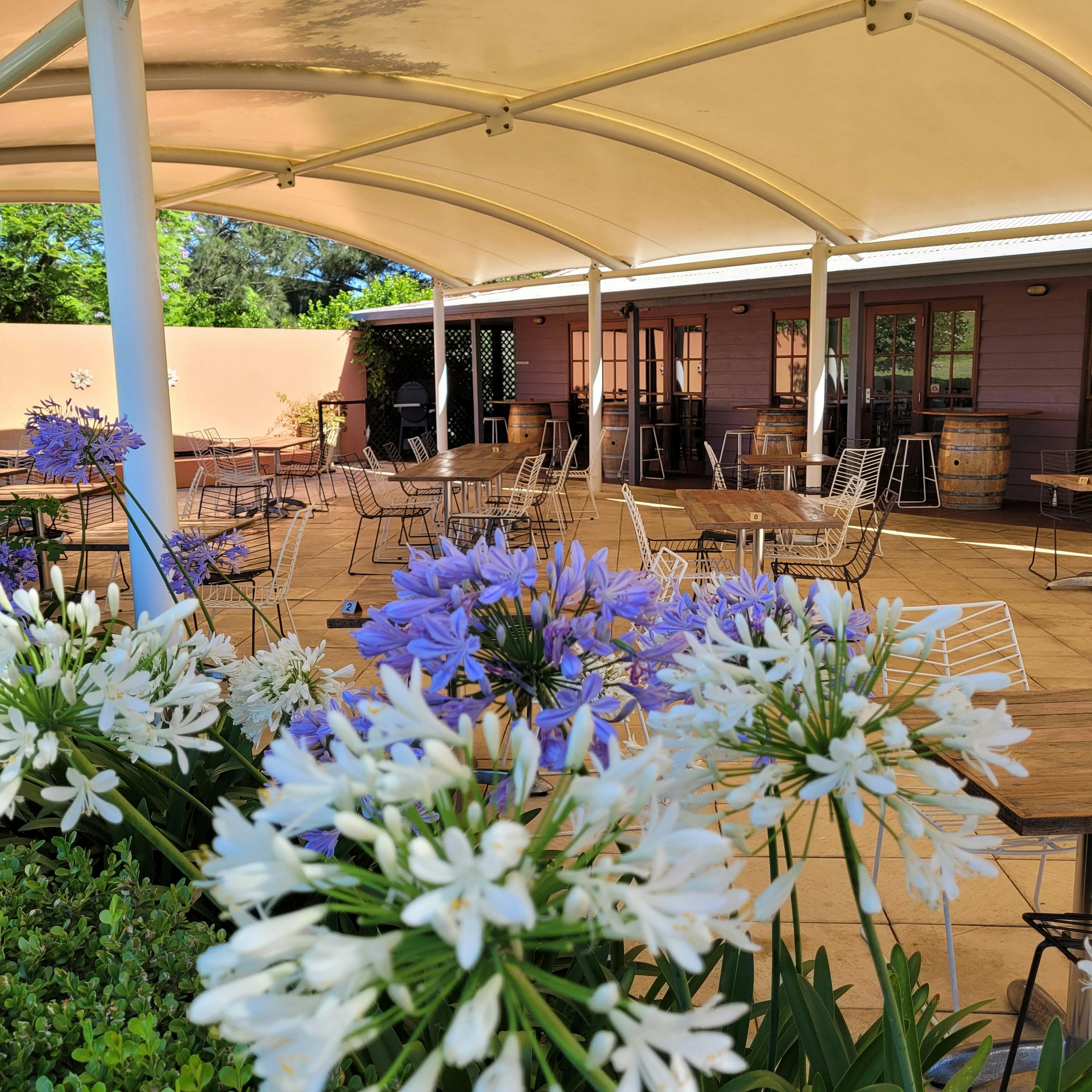 Lovedale Smokehouse Covered Courtyard