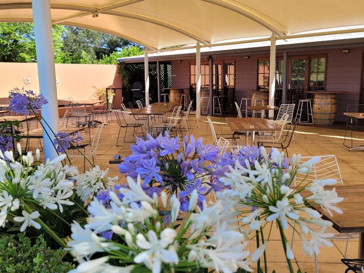 Lovedale Smokehouse Covered Courtyard