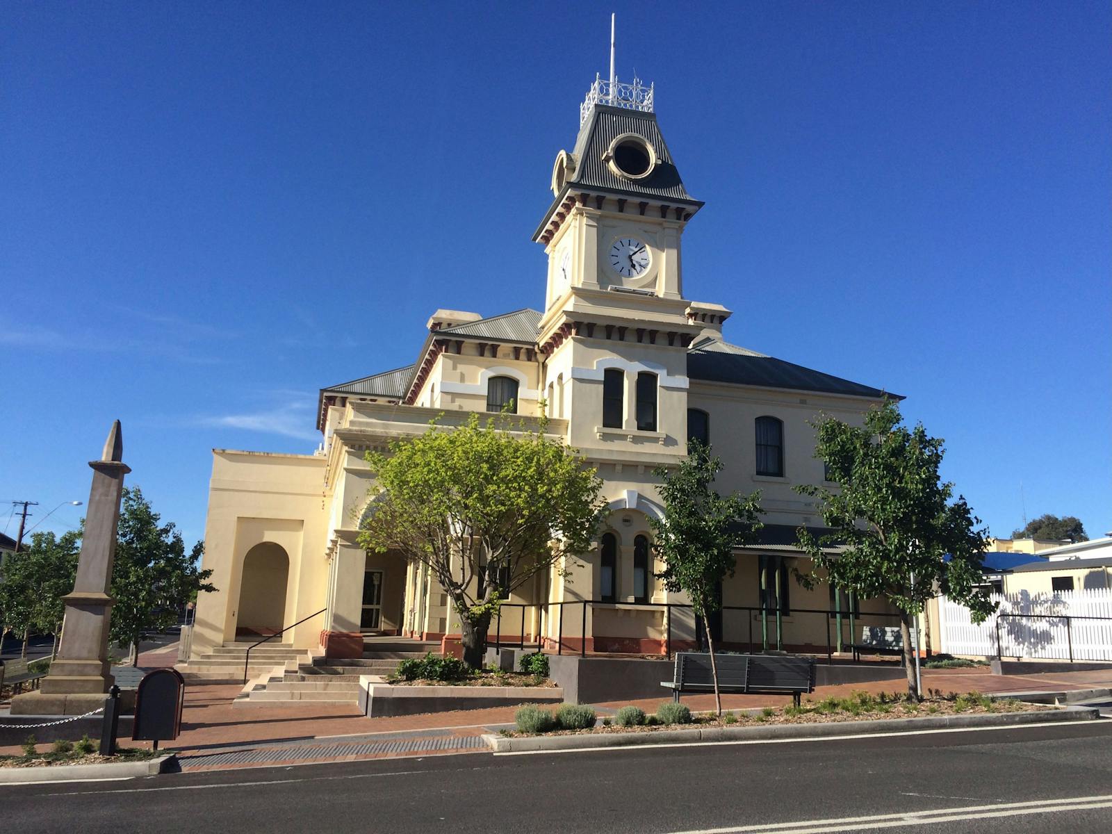 Tenterfield Post Office, part of the Tenterfield Soundtrails Walk