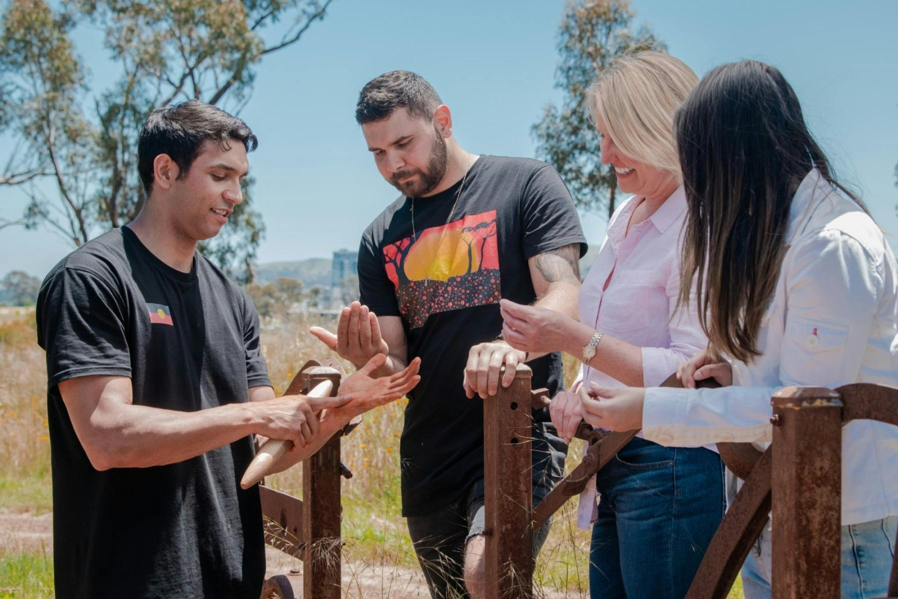 Guide in nature with a group of participants