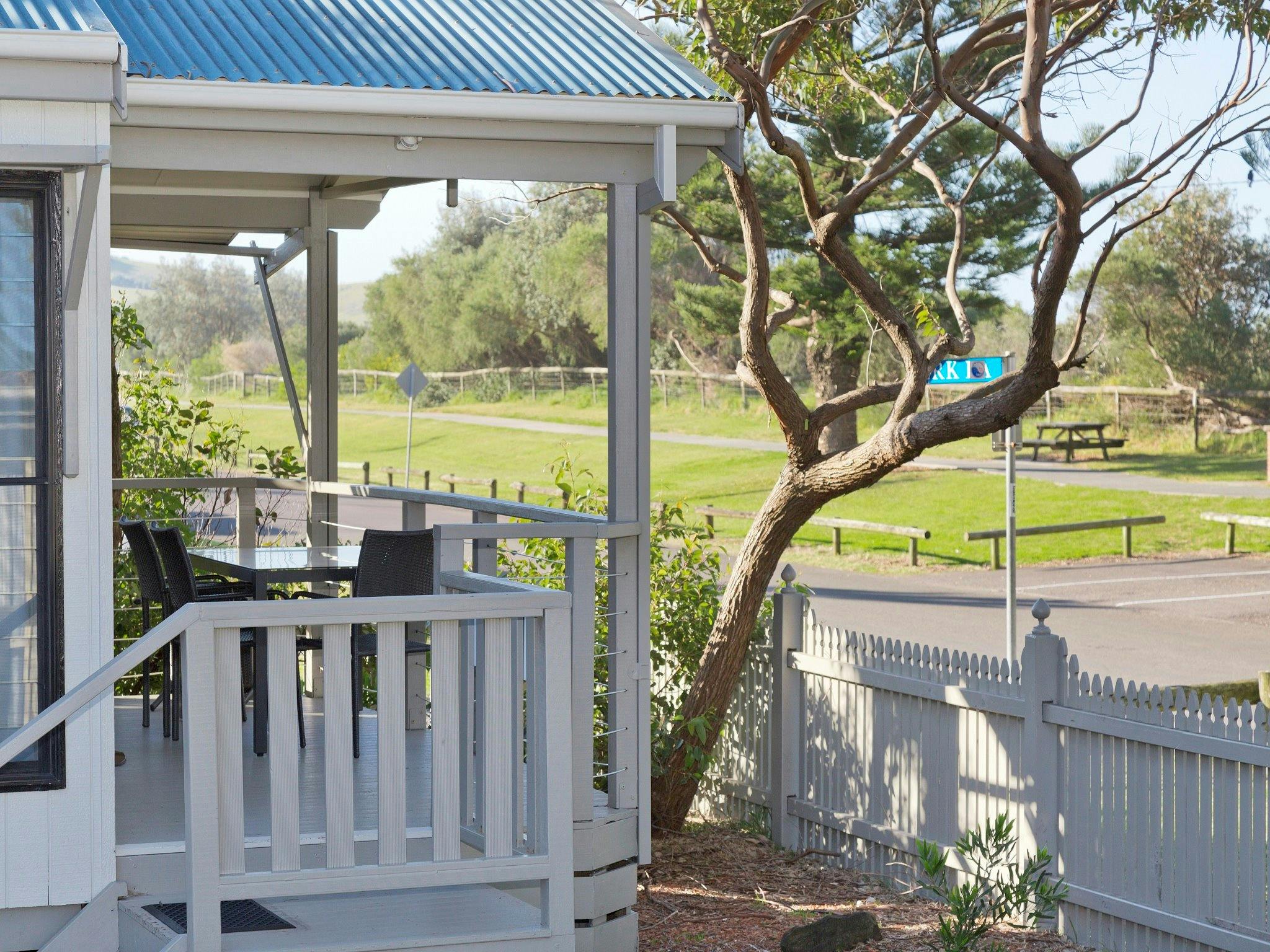 Large Spa Cabin (Sleeps six) - Dog Friendly Optional