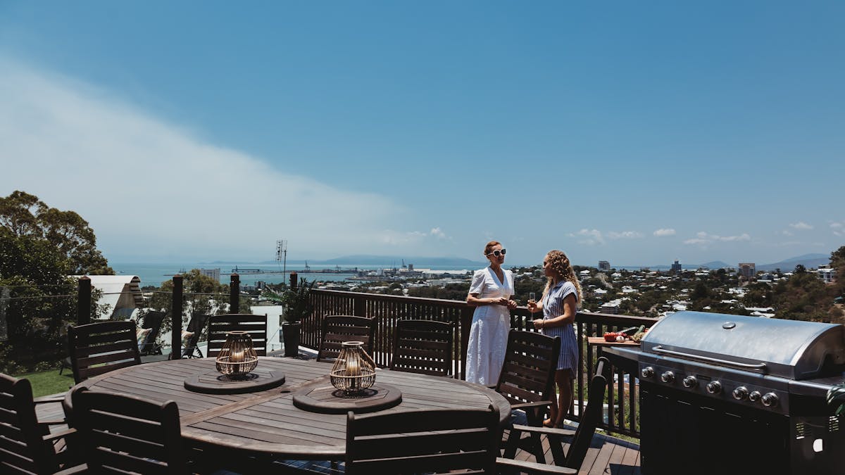 Alt text=deck and dining area + bbq