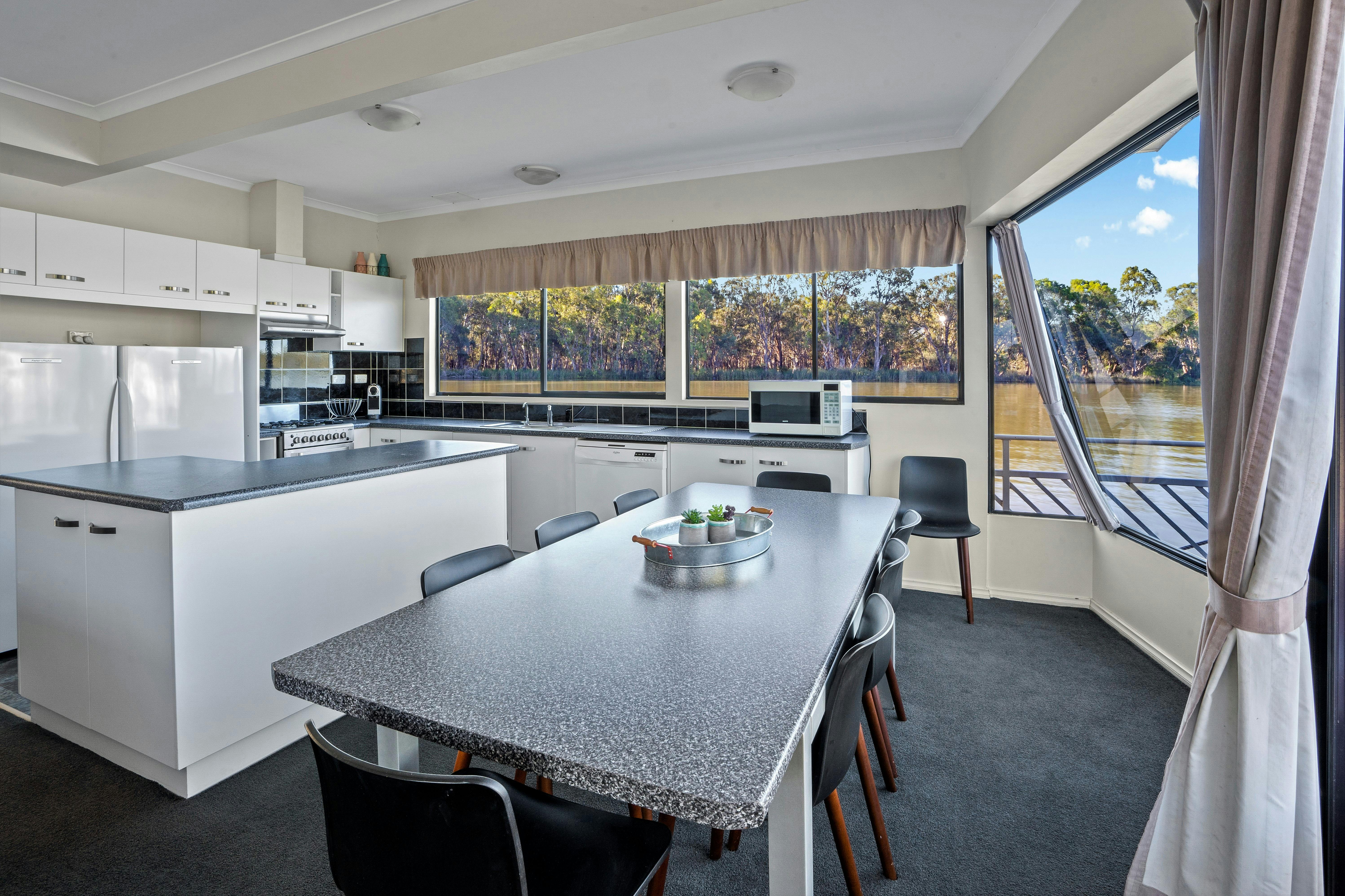Kitchen & Dining area