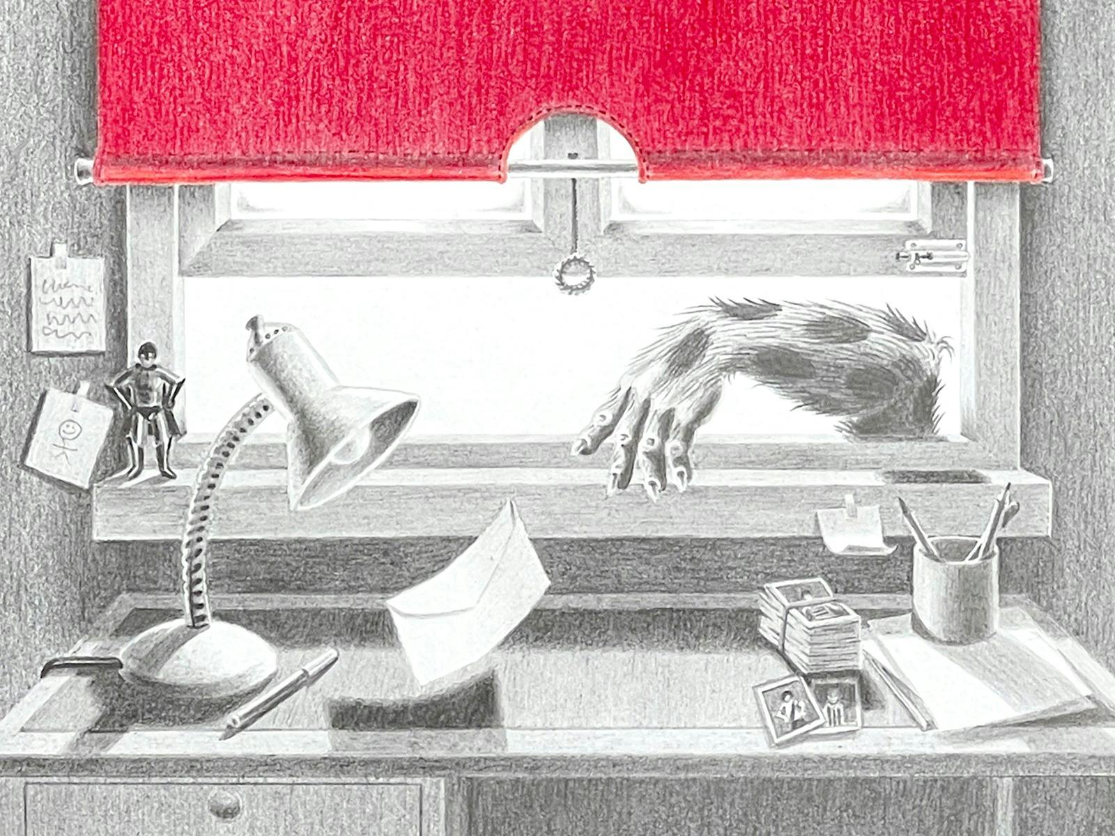 Bleistiftskizze einer Hand, die durch ein Fenster ragt, Lampe, ein auf den Schreibtisch schwebender Briefumschlag, Figur