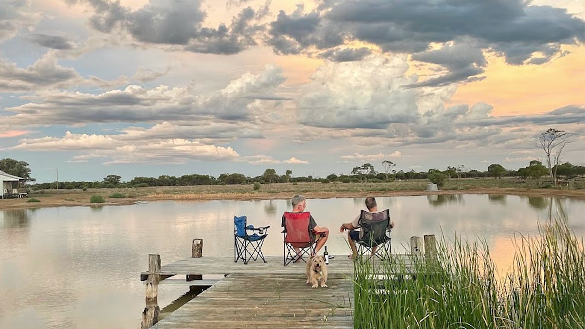 Jetty on the baby lake. perfect vantage point for arvo drinks, morning coffee and enjoy serenity