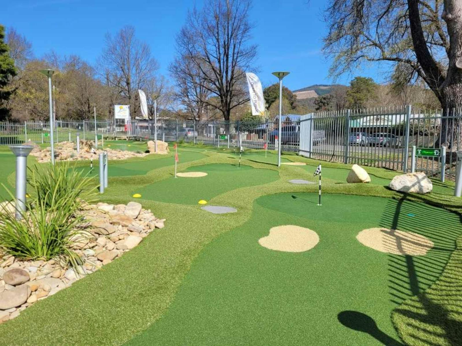 Bright Mini Golf