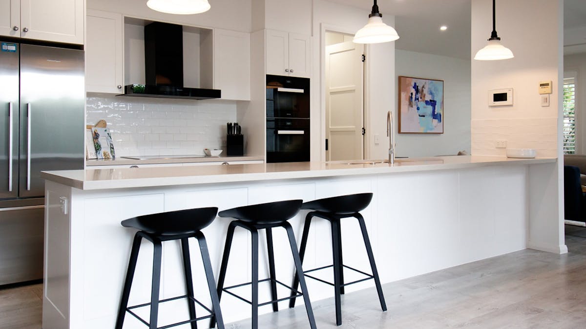 Four bedroom home in Palm Beach - Kitchen and bench