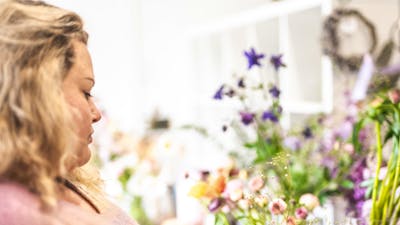 Jera florist arranging flowers