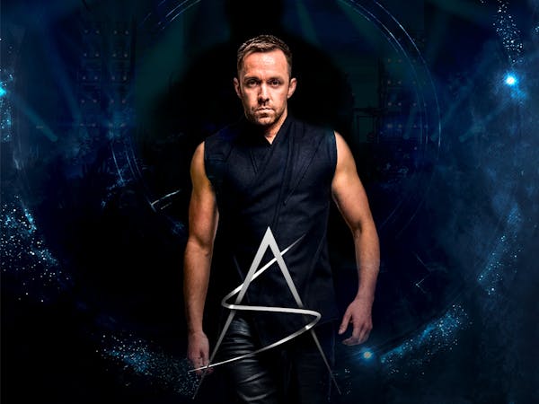 Illusionist Anthony Street