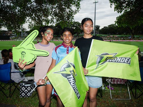 WBBL11: Thunder v Renegades