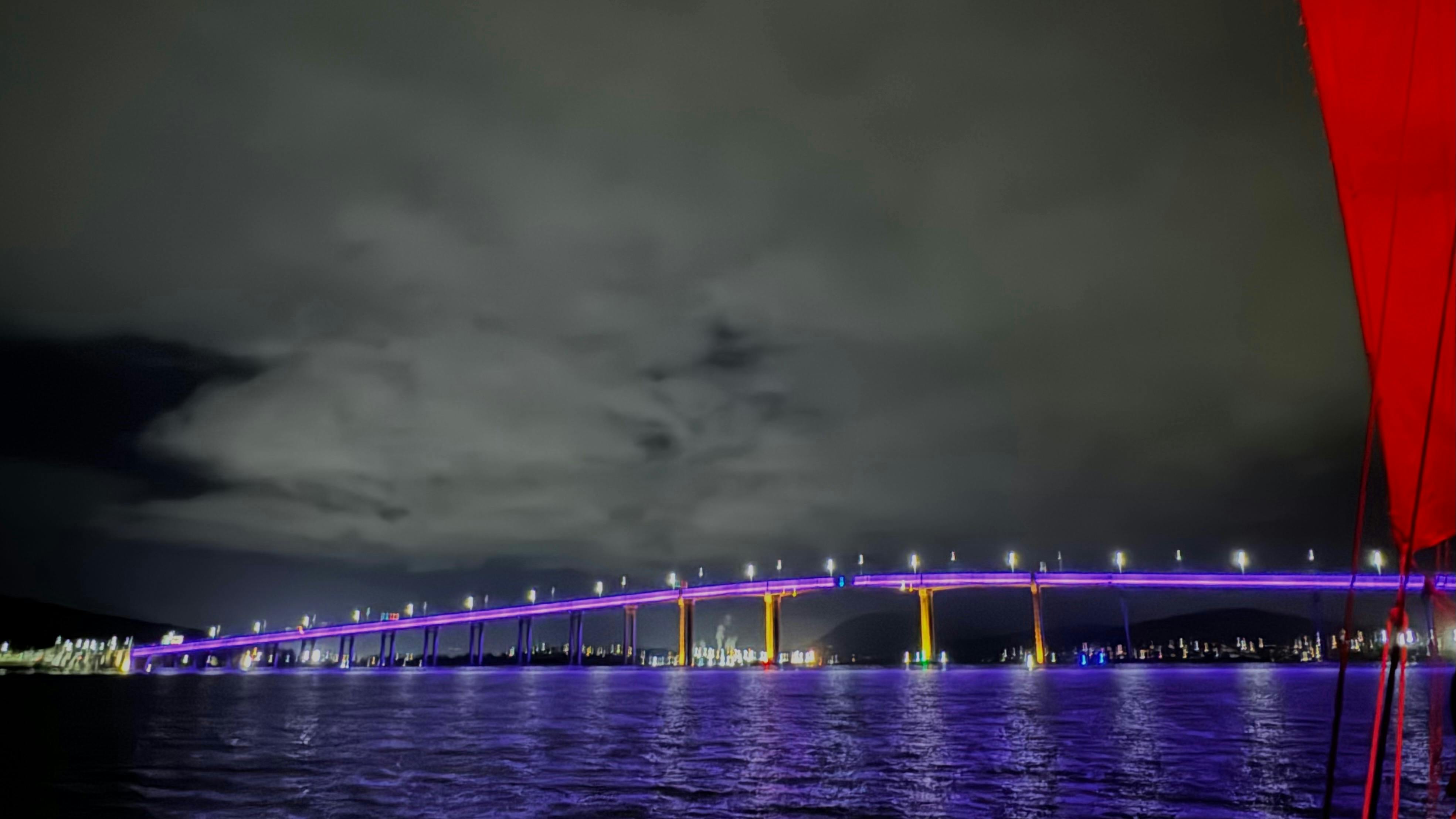 Beige lit for Dark Mojo