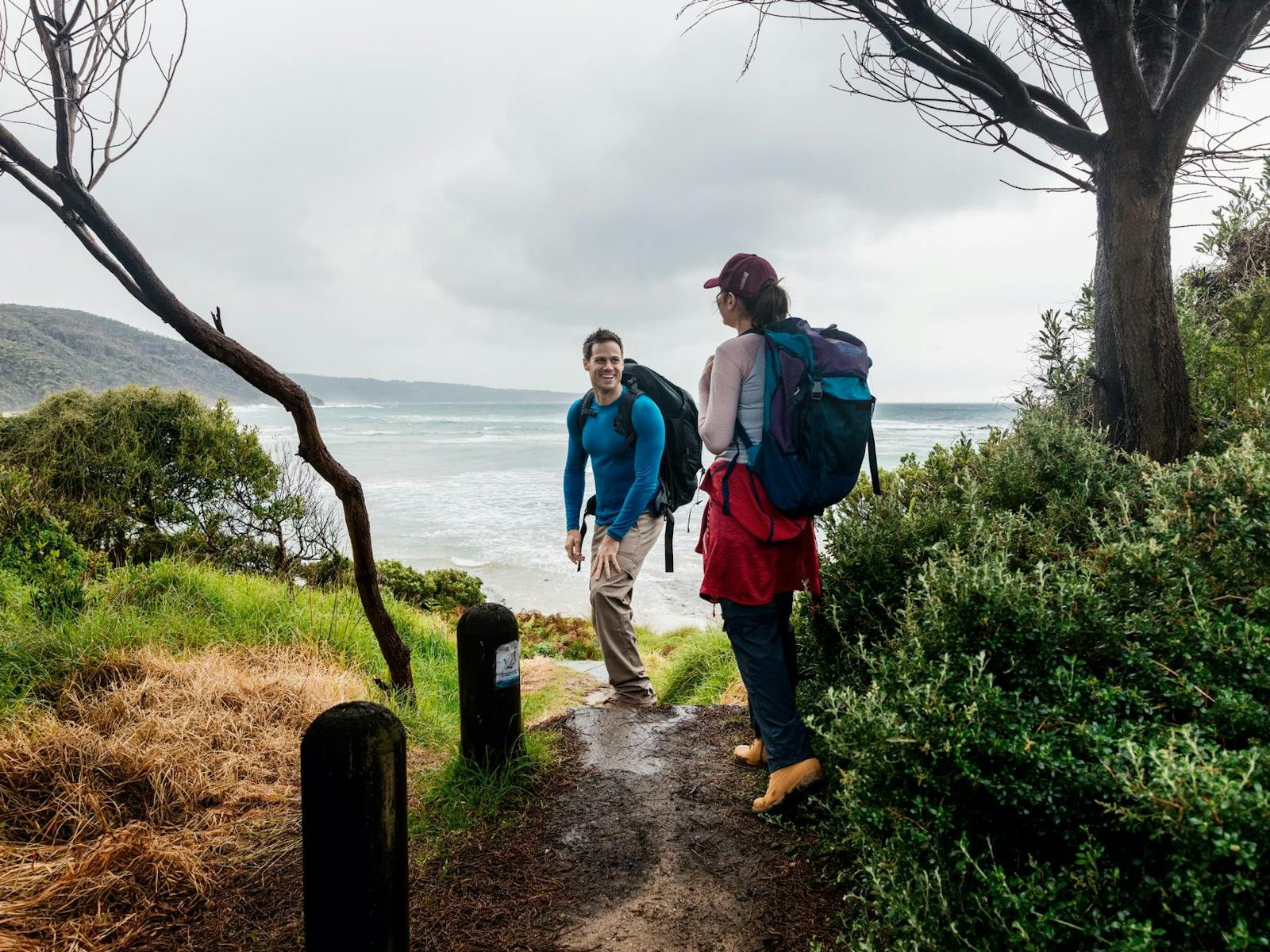Two people hiking on the Great Ocean Walk