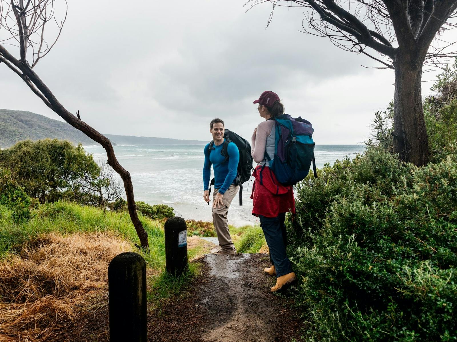 Two people hiking on the Great Ocean Walk