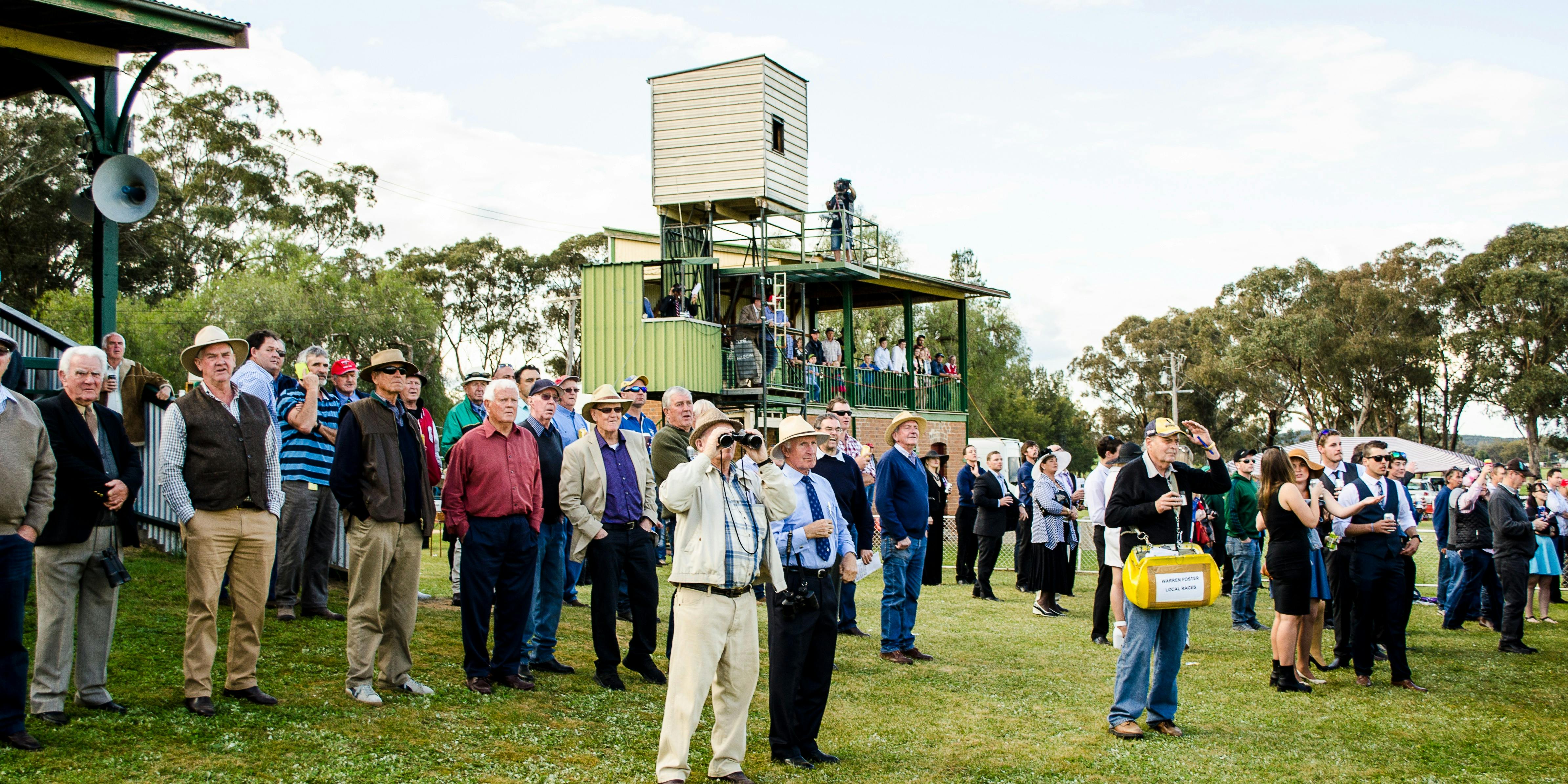 Spectators 2015 Jockey Club Race