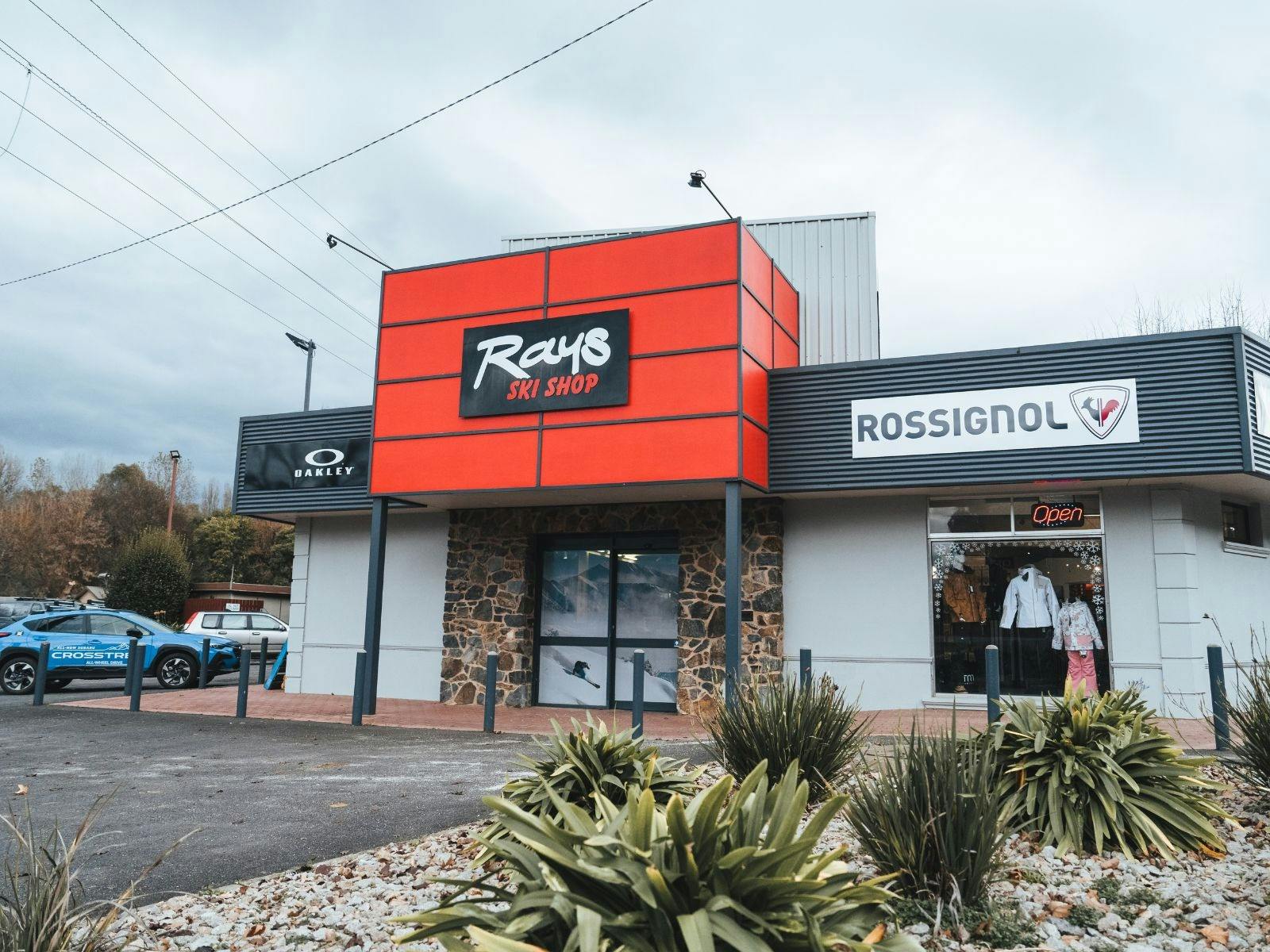 Front entrance of Ray's Ski Hire