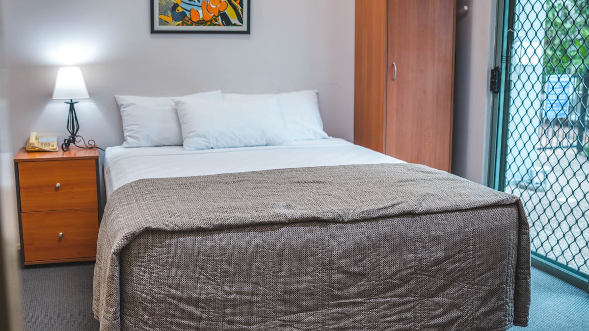 Spacious rooms with comfortable and modern furnishings, averaging from 25sqm.