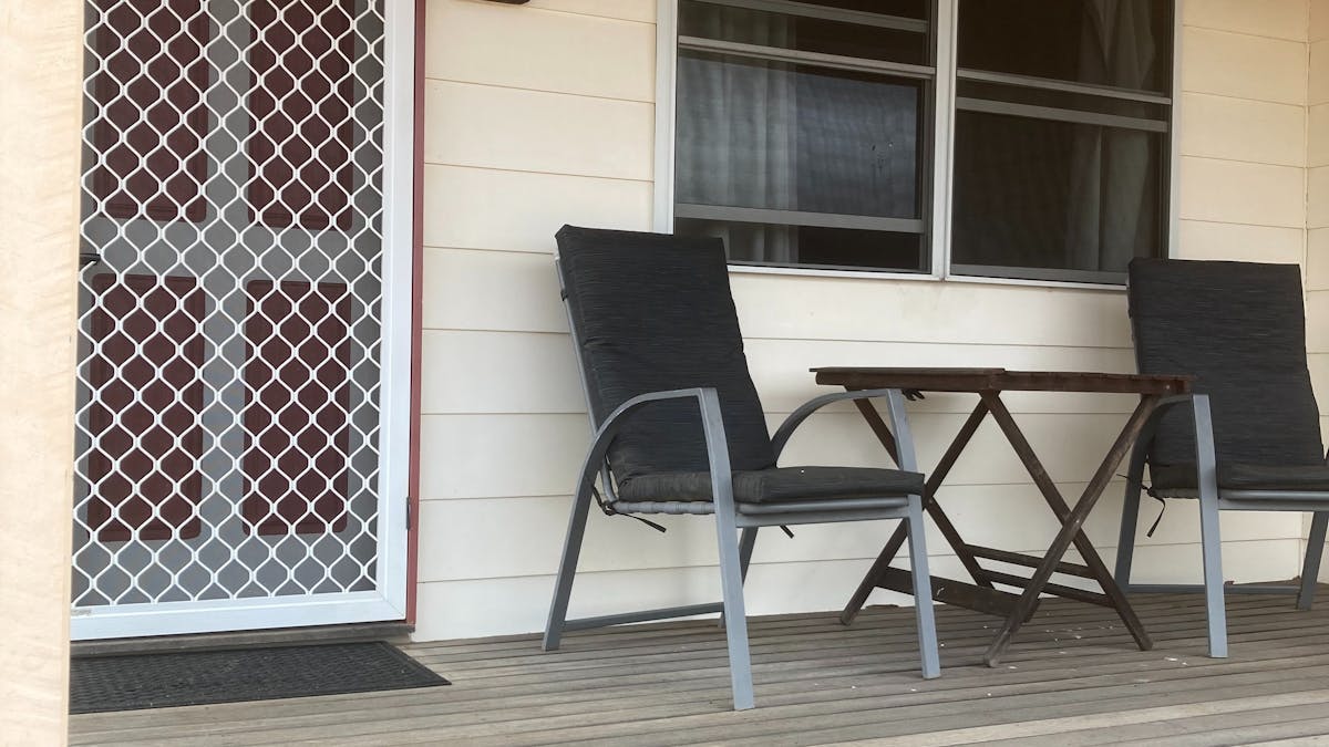 CABINS WITH VERANDAH AT THE FRONT WITH MAGIC VIEWS OF THE BUNYA MOUNTAINS
