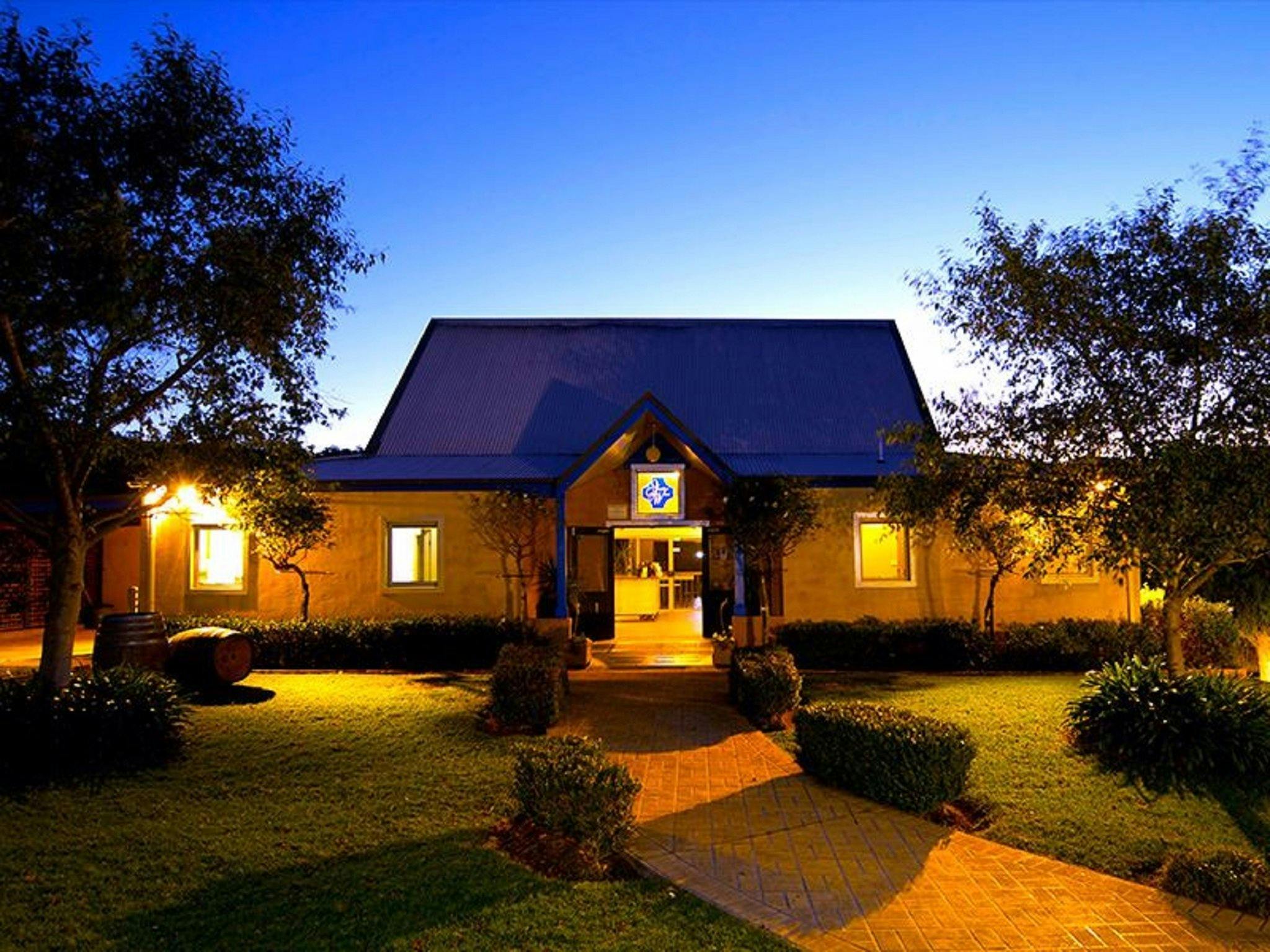 Ivanhoe Wines NSW Holidays & Things to Do, Attractions