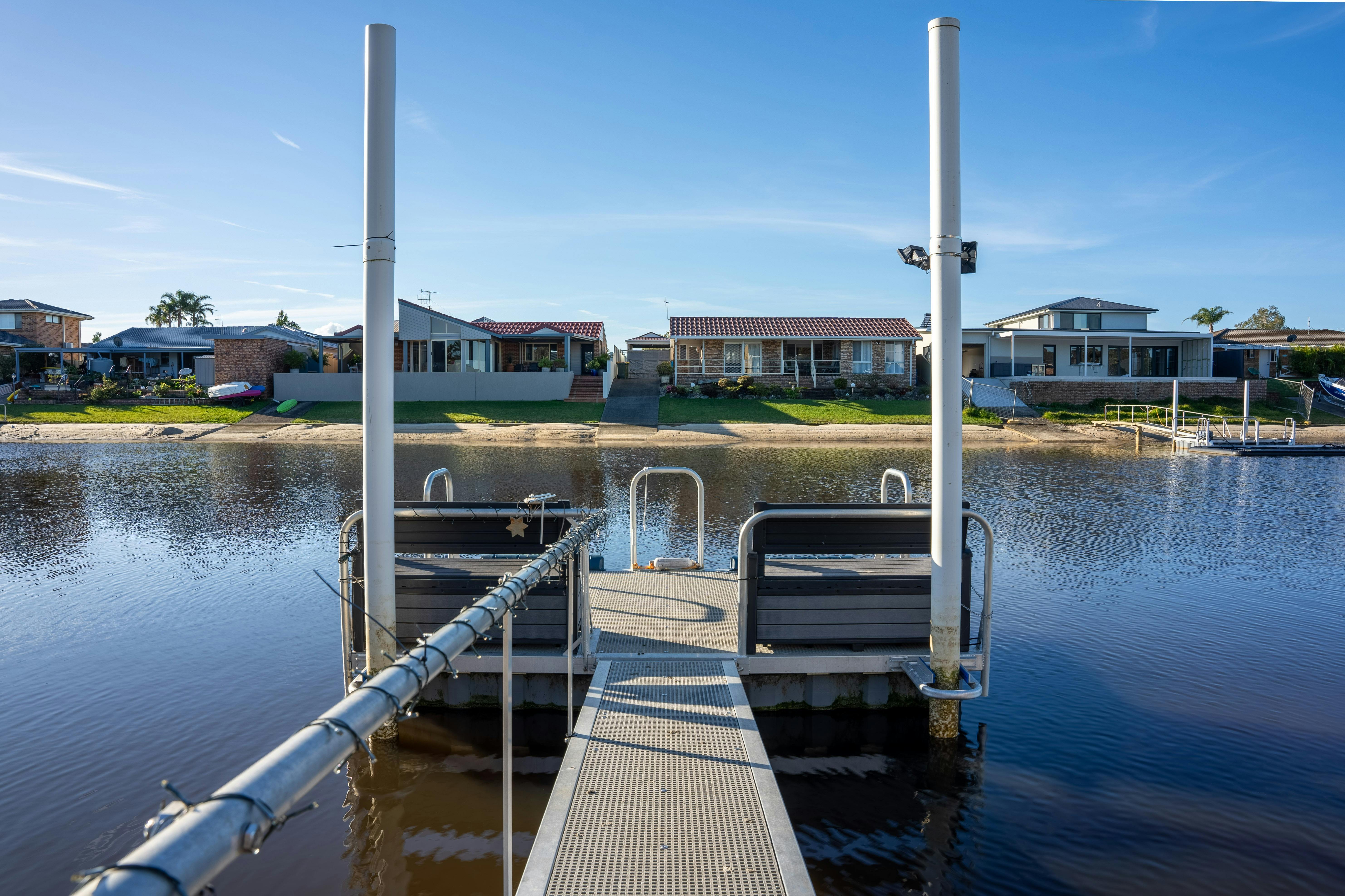 Relaxing Waterside Canal Home