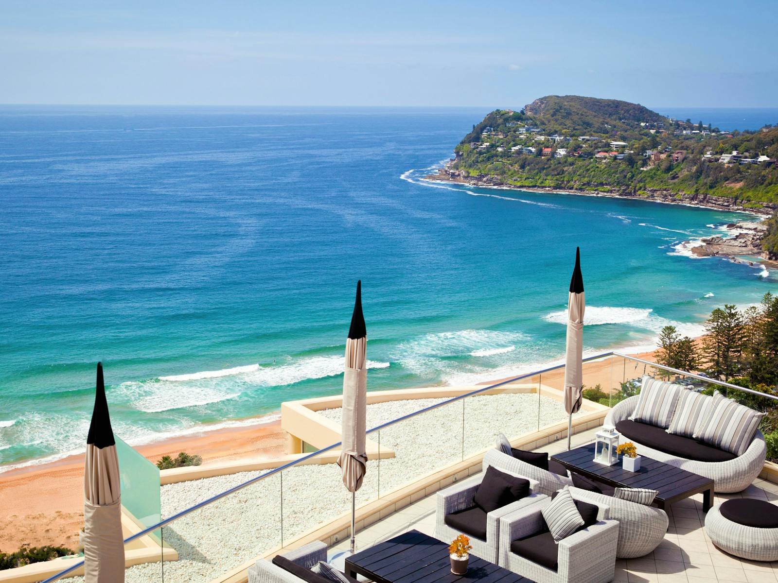 ホエールビーチを見下ろす景色