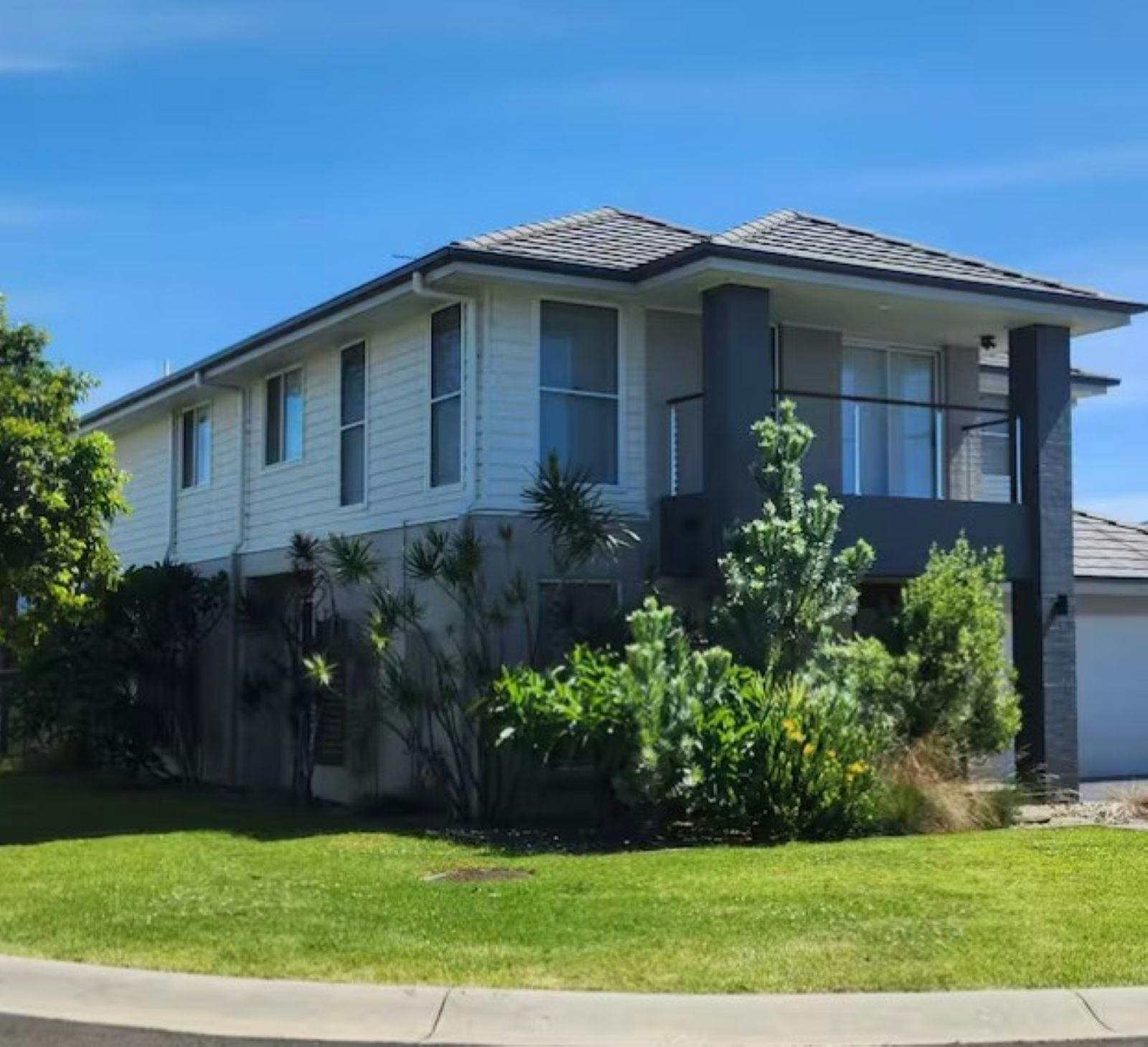 Exterior view of house, street view