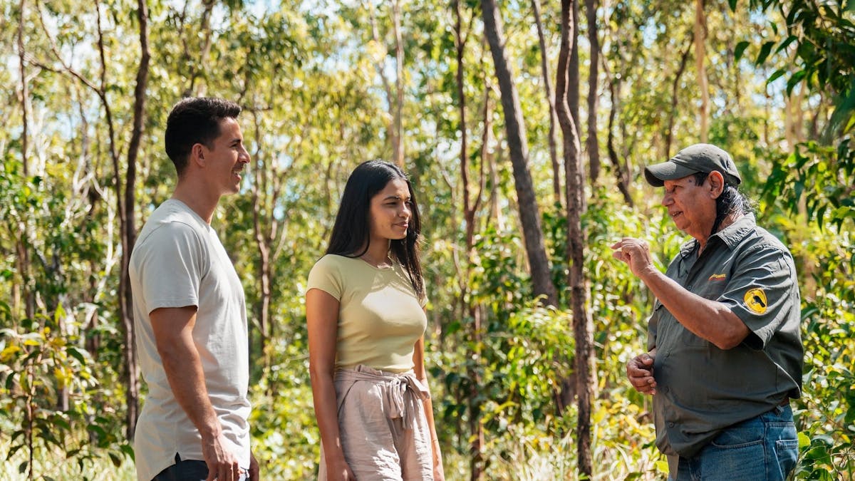 Guided tours with renowned bush medicine expert, Mooks