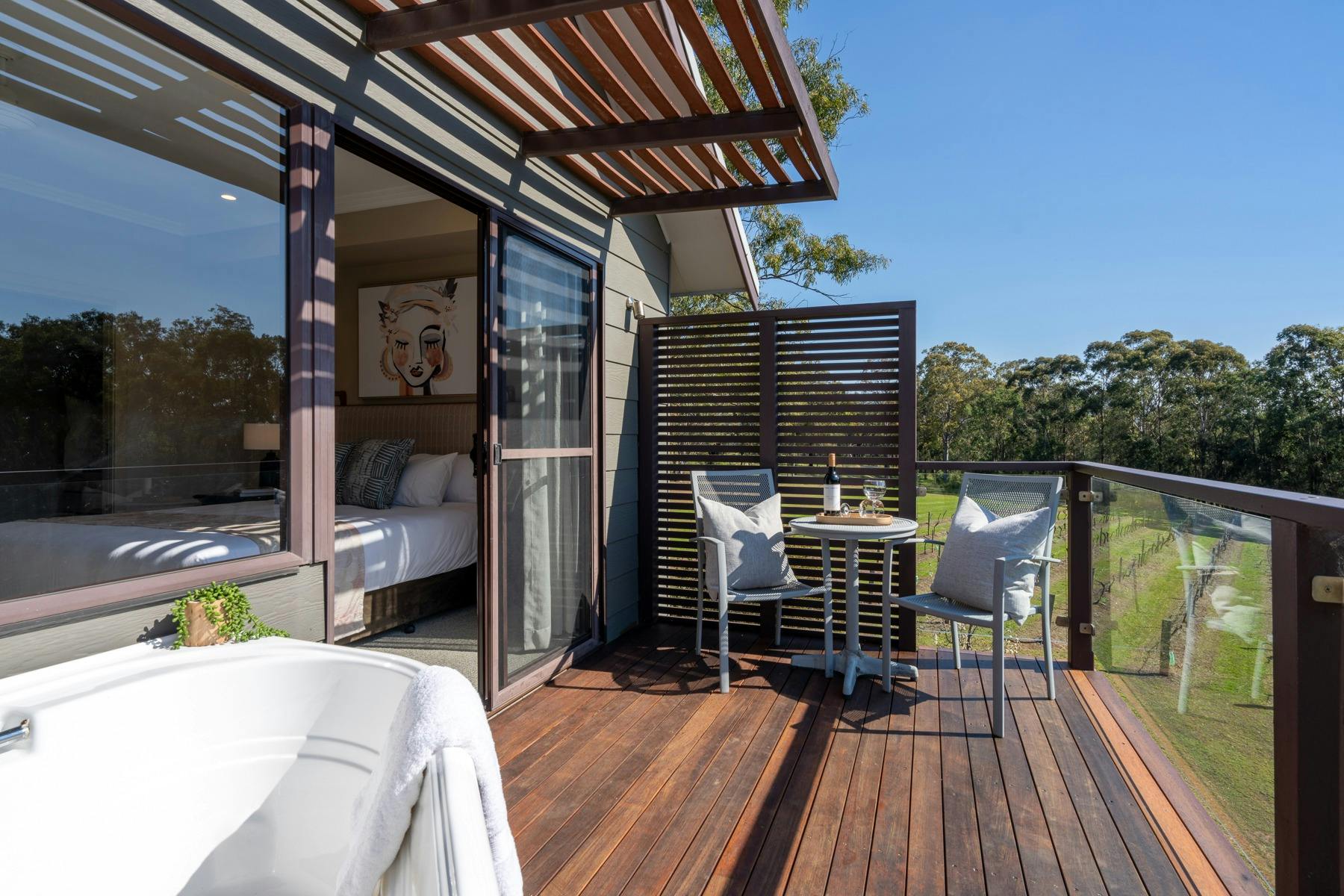 Outdoor bath, balcony, vineyard view, outdoor dining, premium accommodation, hunter valley
