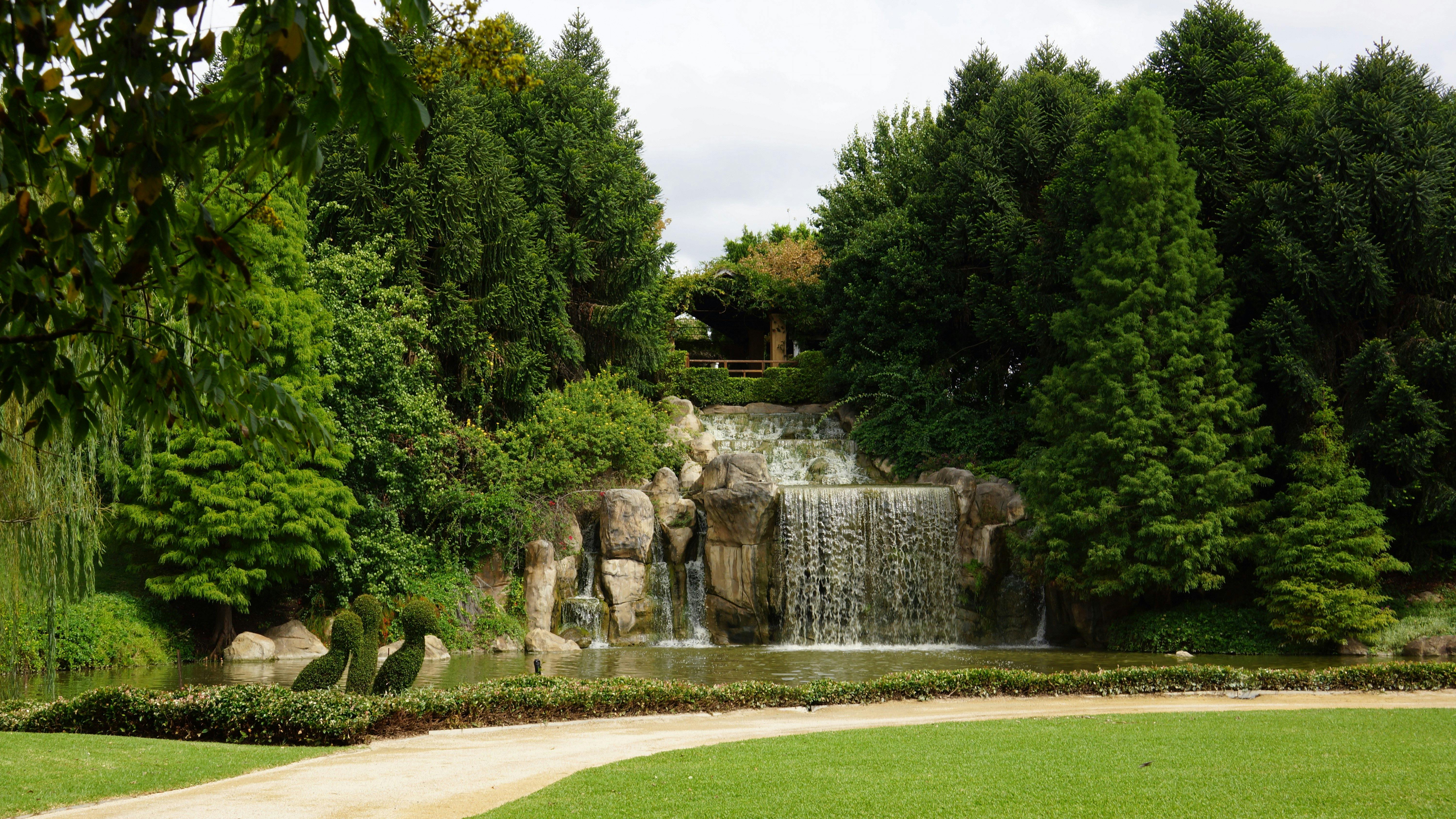 獵人花園，瀑布