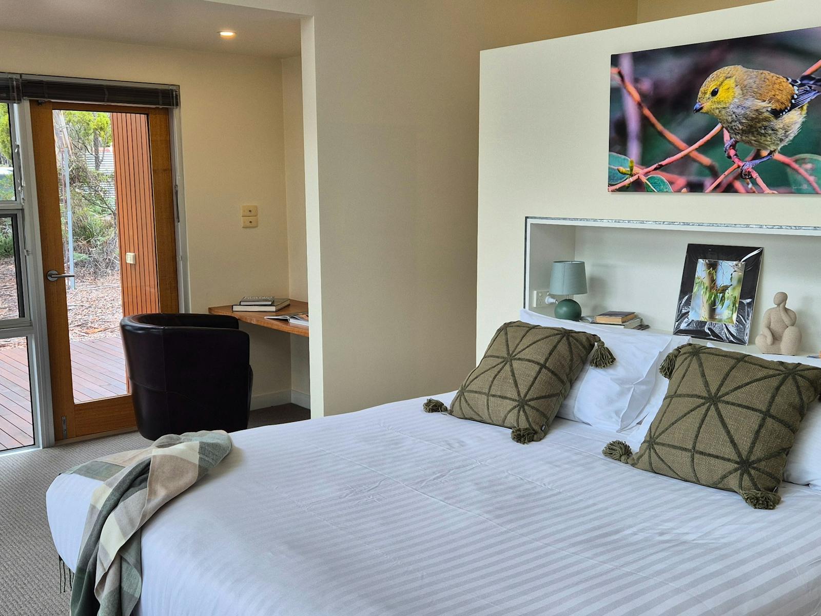 Master bedroom with studio nook, ensuite and views