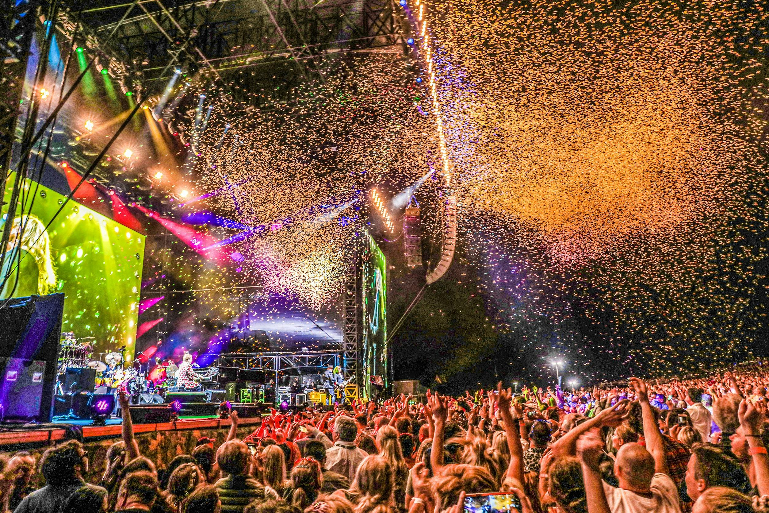 Hope Estate - Elton John Concert