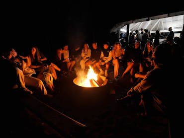 Dingo's K'gari Adventures - Guests in the campsite Dingo's K'gari Adventures - Guests in the campsite