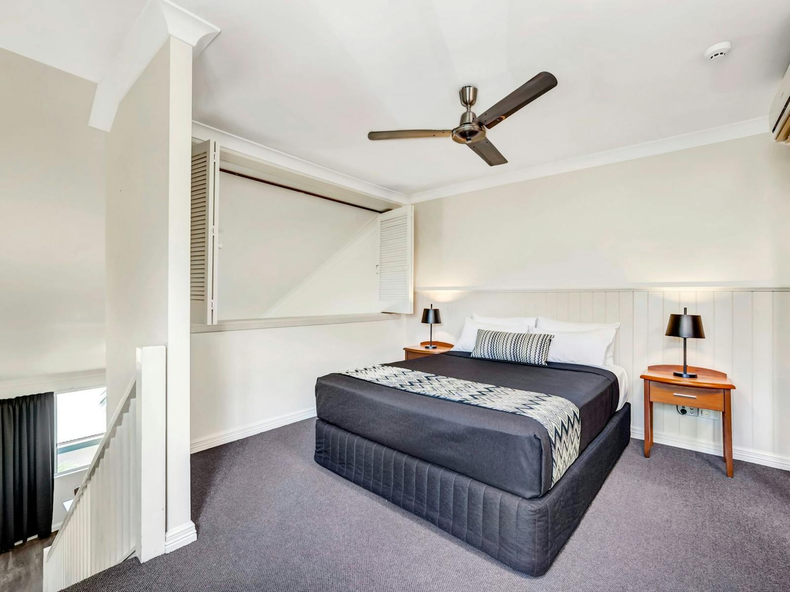 Queen Bed Queen Bed