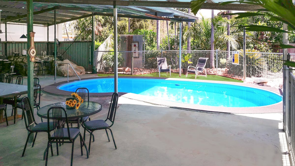 Pool & Dining area