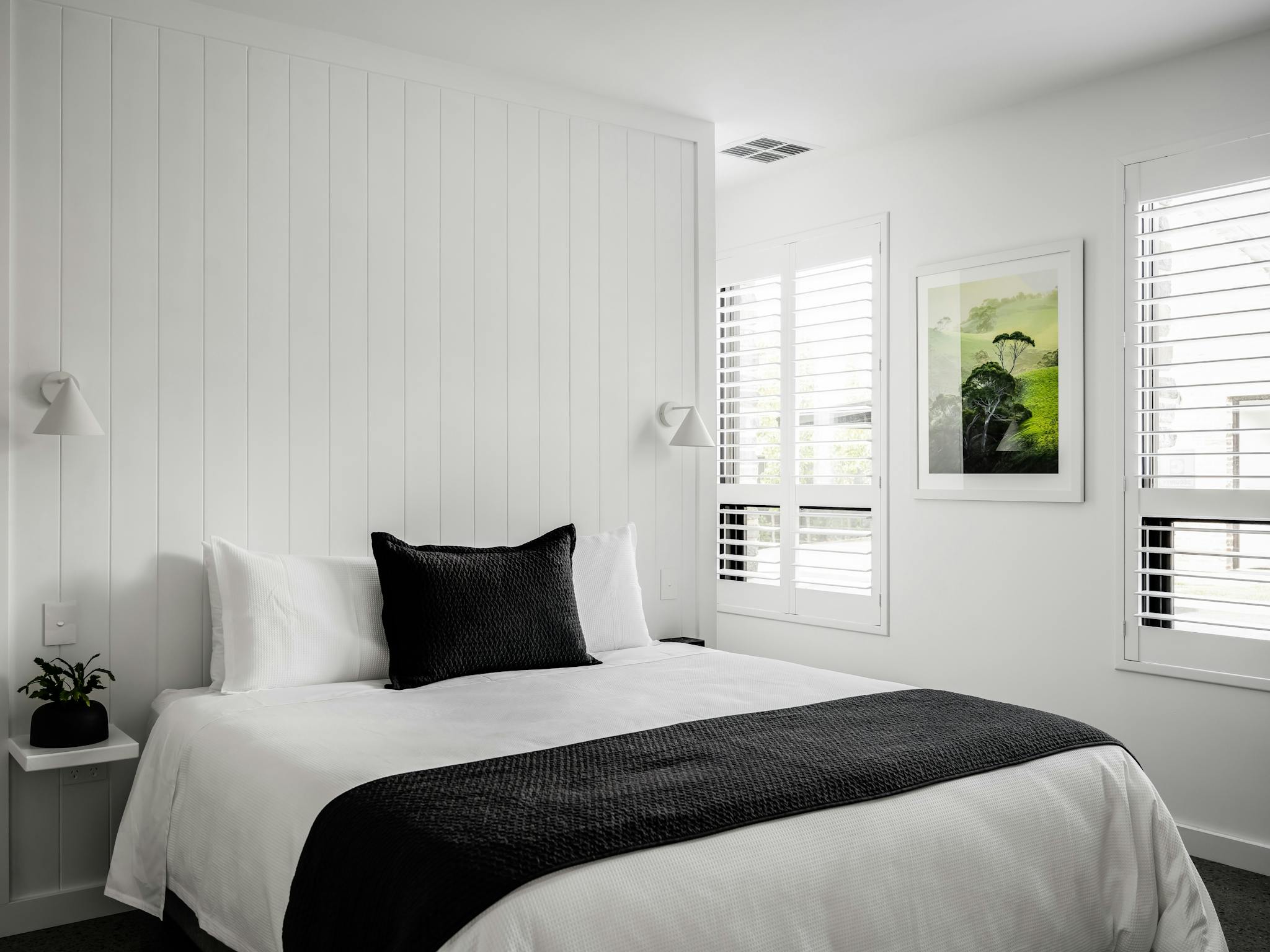King size bed. Vale 194 luxury holiday accommodation