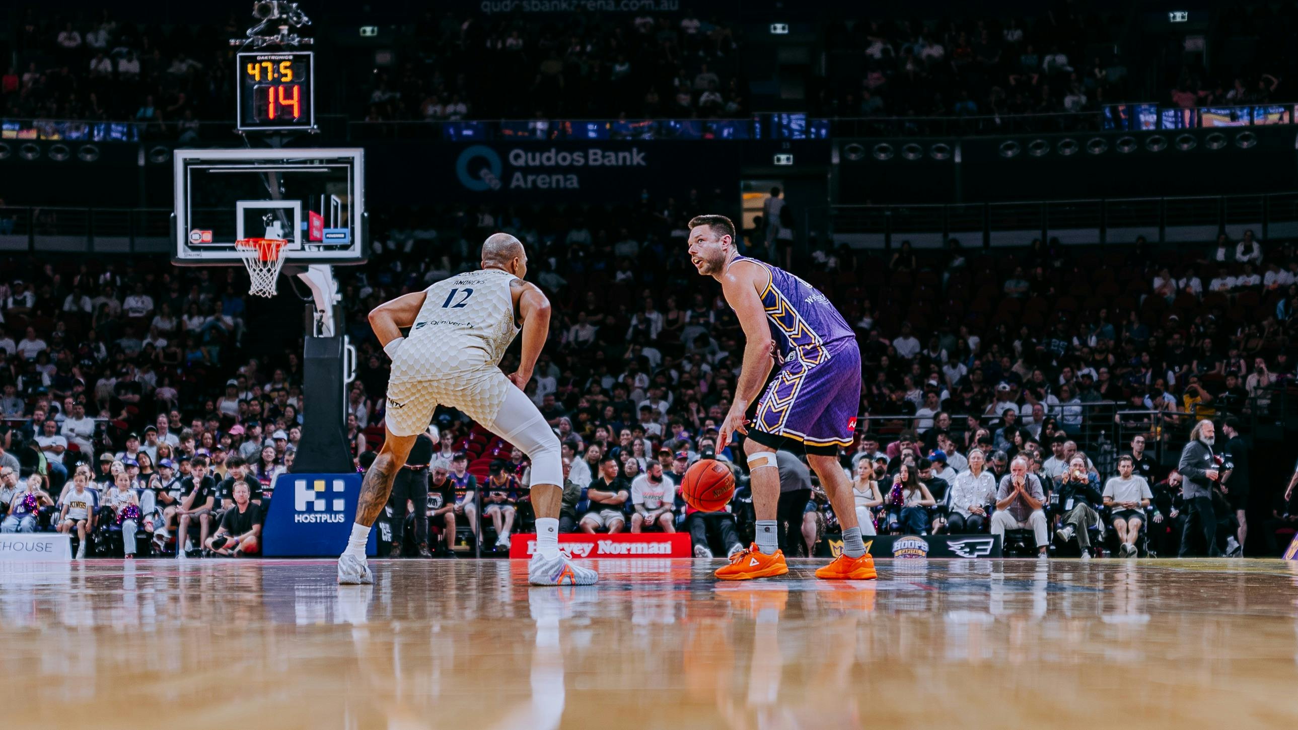 Matthew Dellavedova with ball in Kings game against Taipans