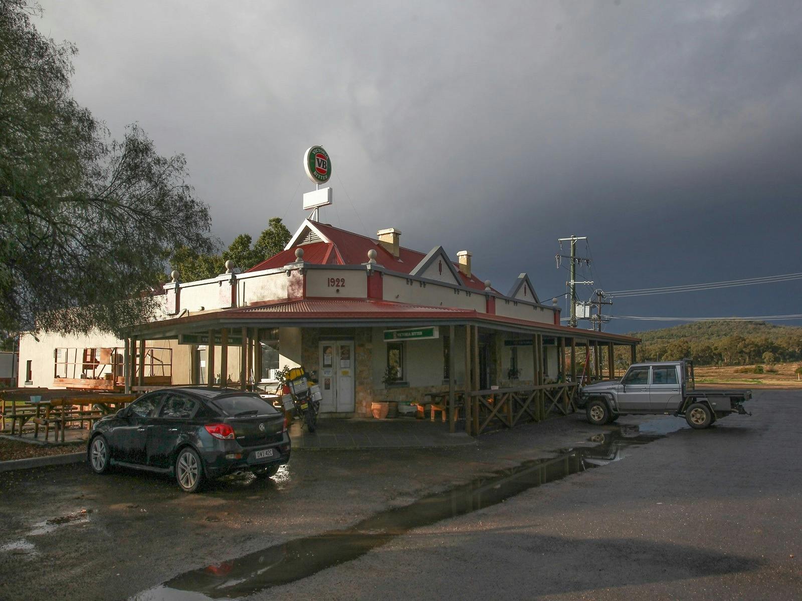 Baan Baa Railway Hotel