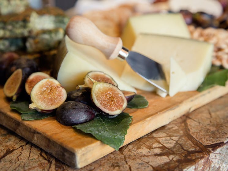 figs with cheese board