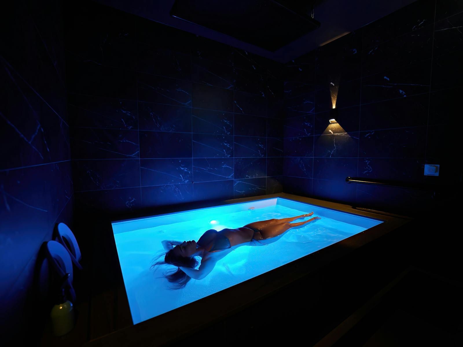 Private float rooms. Each pool is filled with 400kg of magnesium salt