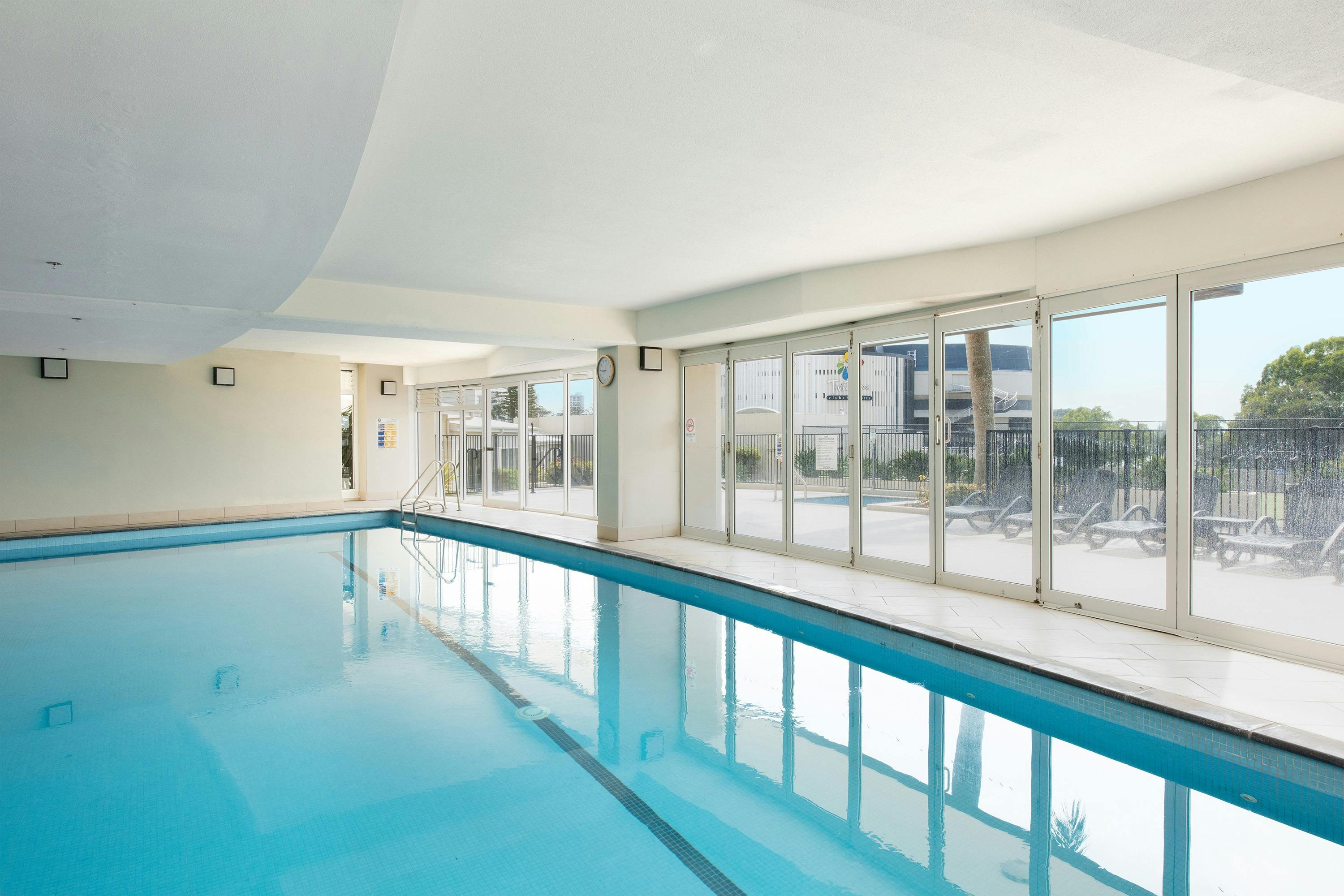 Mantra Twin Towns - Swimming Pool