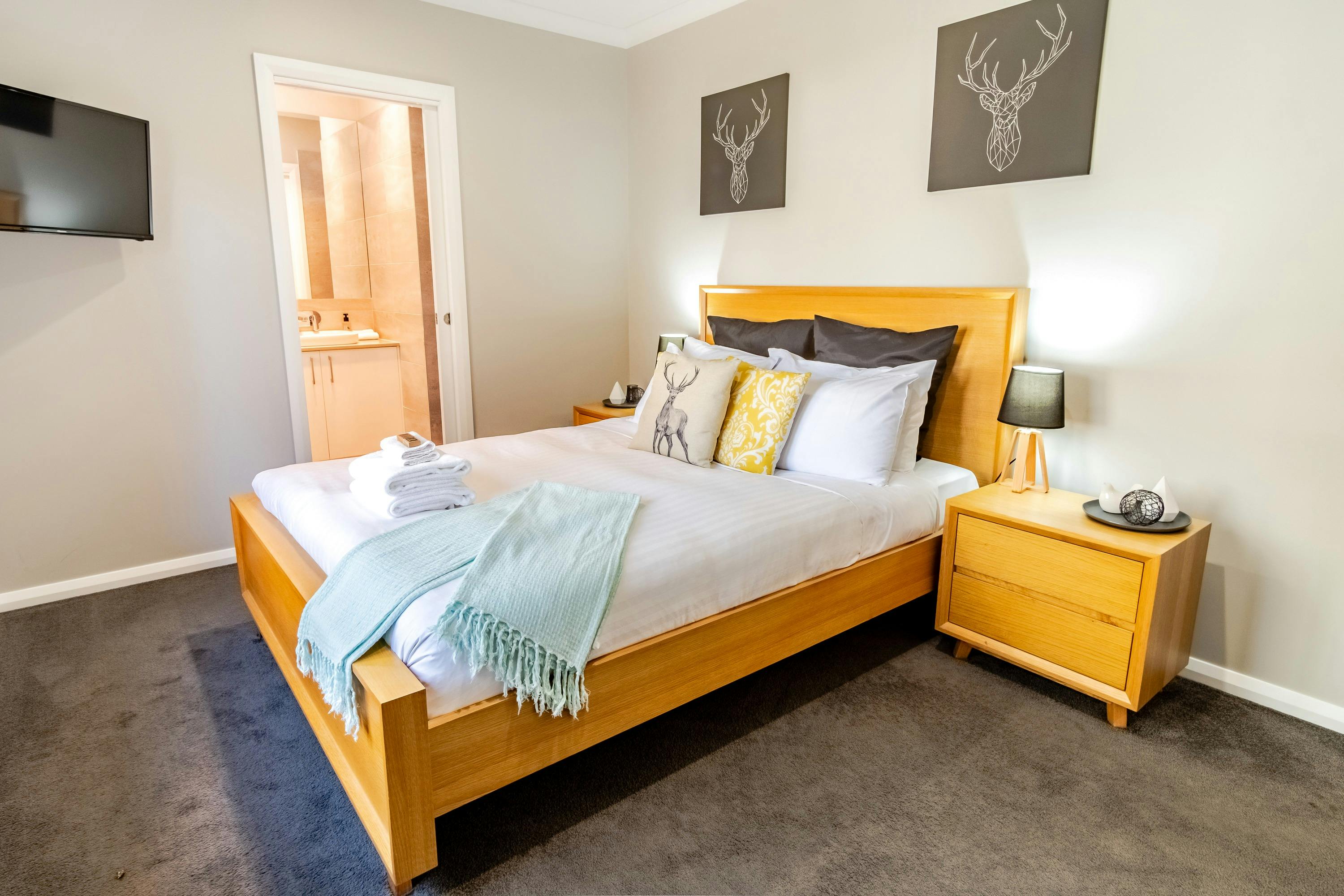 Family Group Accommodation in Bright Victoria Alpine Valley Getaways